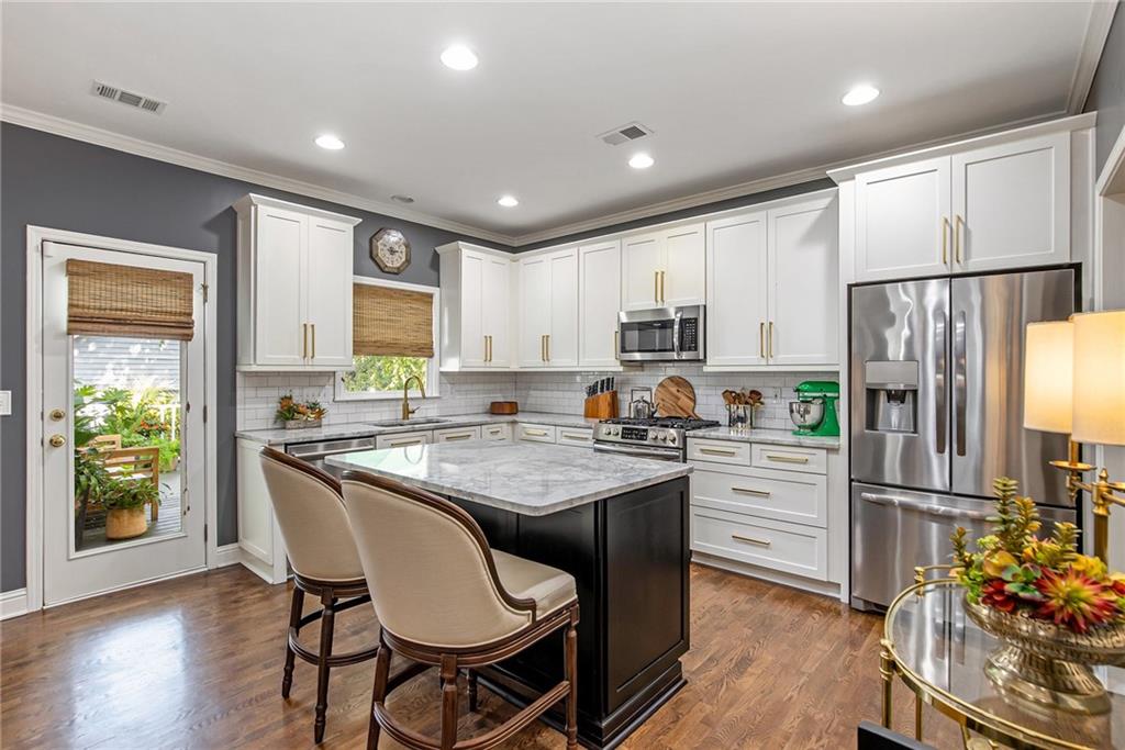 Atlanta, Georgia, 30318, United States, 3 Bedrooms Bedrooms, ,3 BathroomsBathrooms,Residential,For Sale,1892490