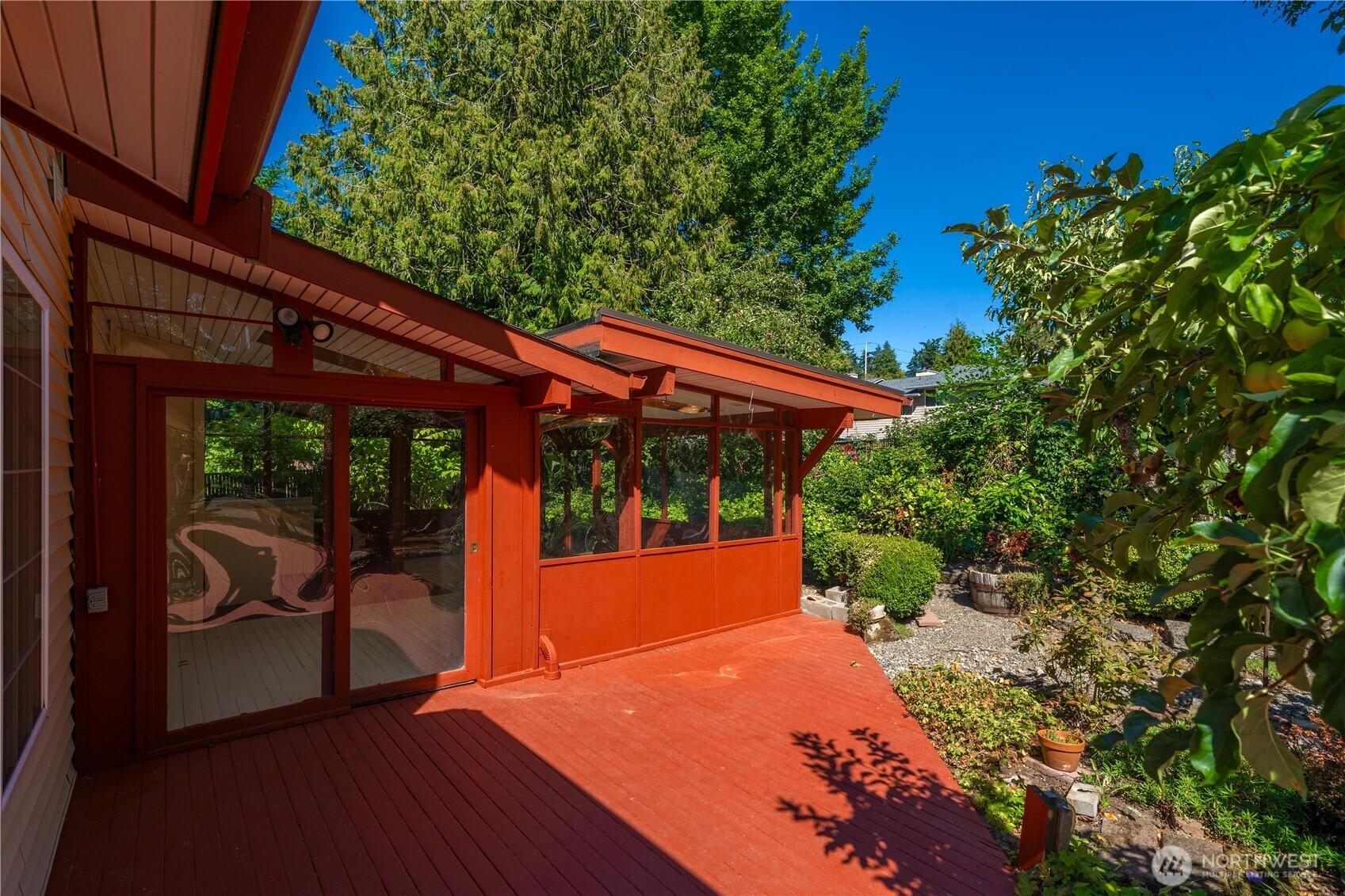 DES MOINES, Washington, 98198, United States, 5 Bedrooms Bedrooms, ,4 BathroomsBathrooms,Residential,For Sale,1927220