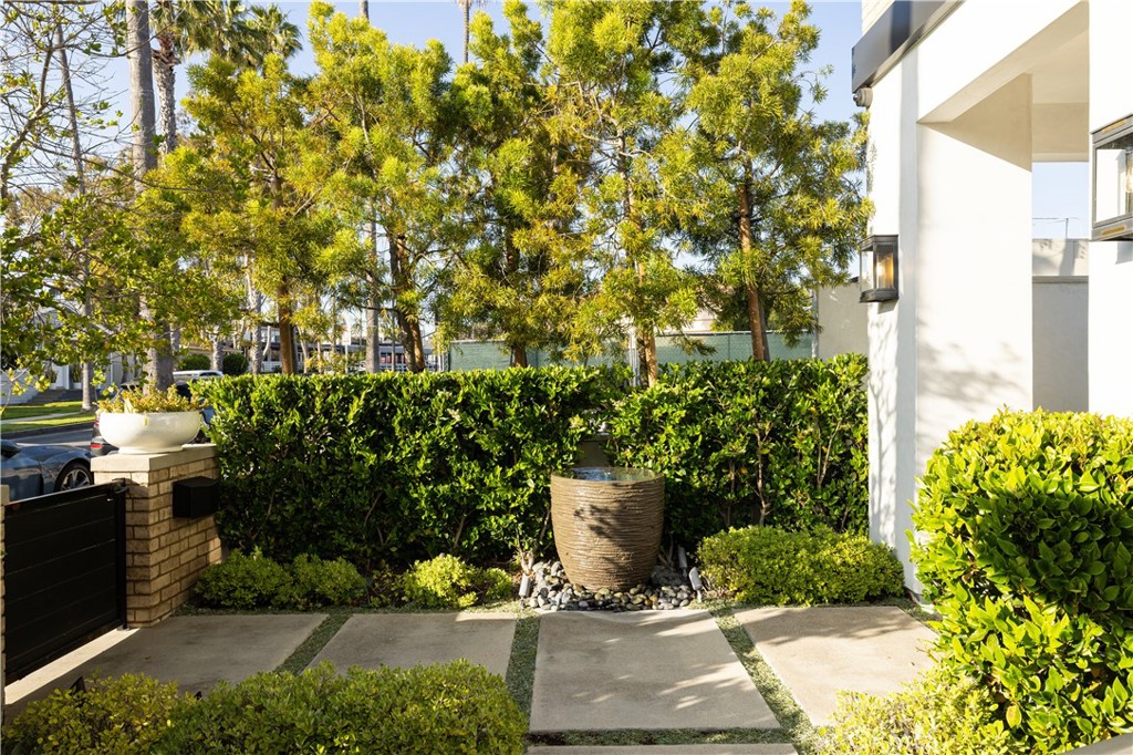 Corona del Mar, California, 92625, United States, 3 Bedrooms Bedrooms, ,4 BathroomsBathrooms,Residential,For Sale,1837053