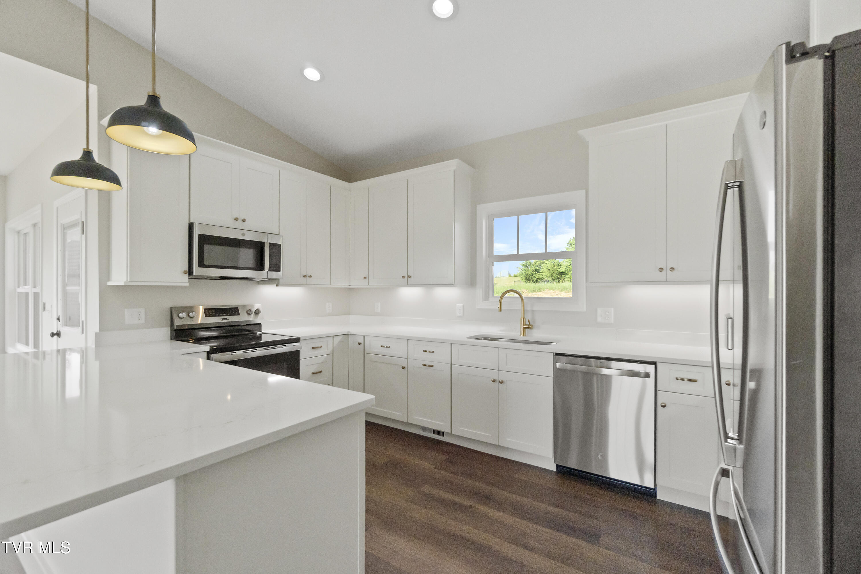 Greeneville, Tennessee, 37745, United States, 3 Bedrooms Bedrooms, ,2 BathroomsBathrooms,Residential,For Sale,1984464