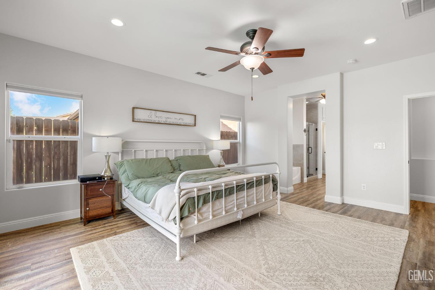 Bakersfield, California, 93312, United States, 3 Bedrooms Bedrooms, ,2 BathroomsBathrooms,Residential,For Sale,1989296