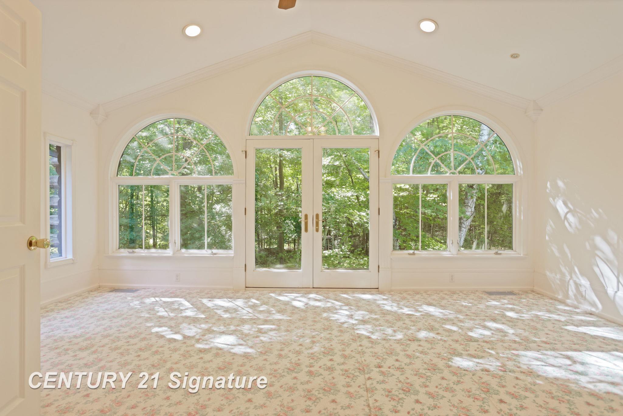 Chesaning, Michigan, 48616, United States, 4 Bedrooms Bedrooms, ,3 BathroomsBathrooms,Residential,For Sale,1980512