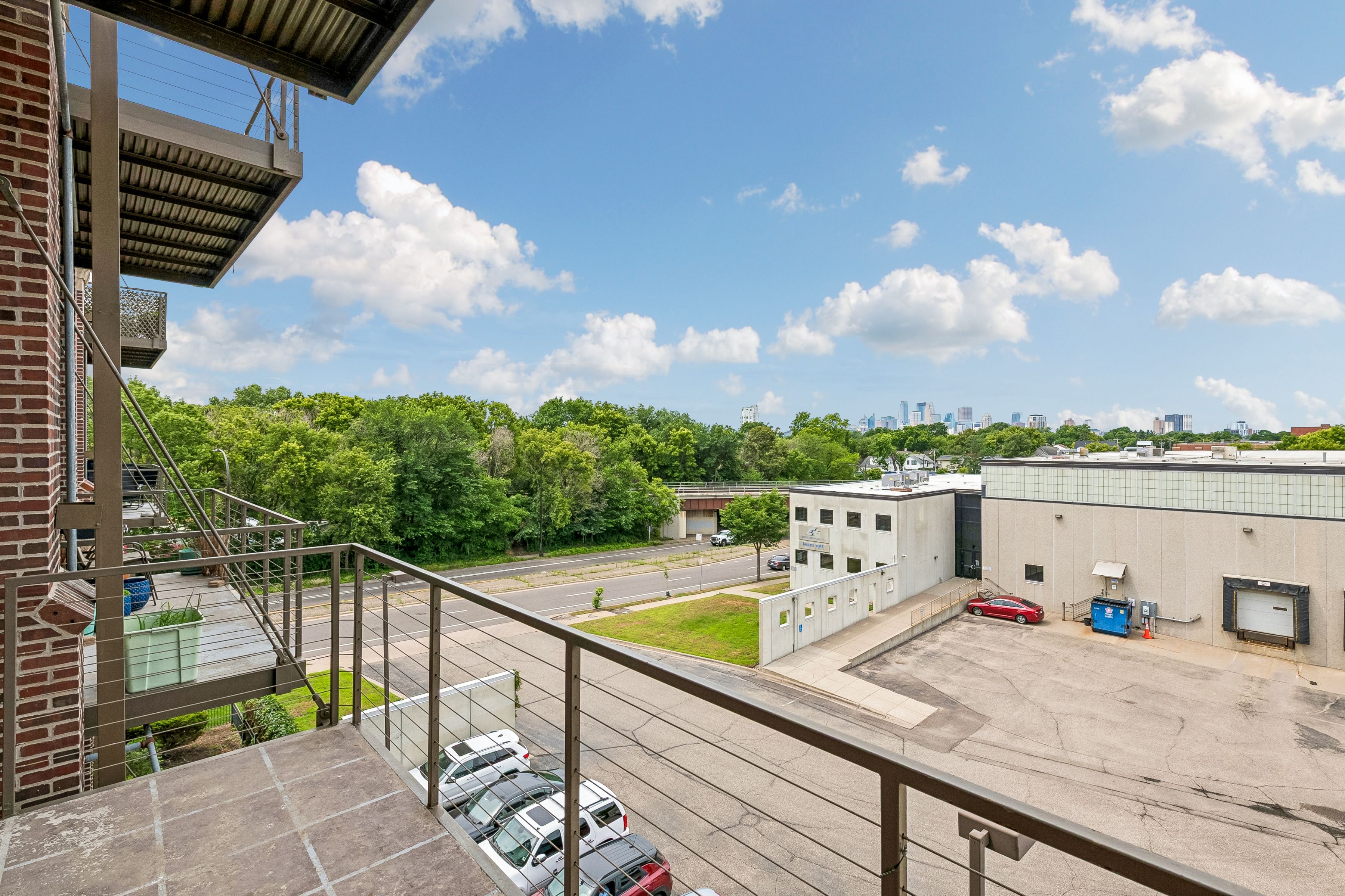  Artful Loft with Stunning Skyline Views - 物件實景