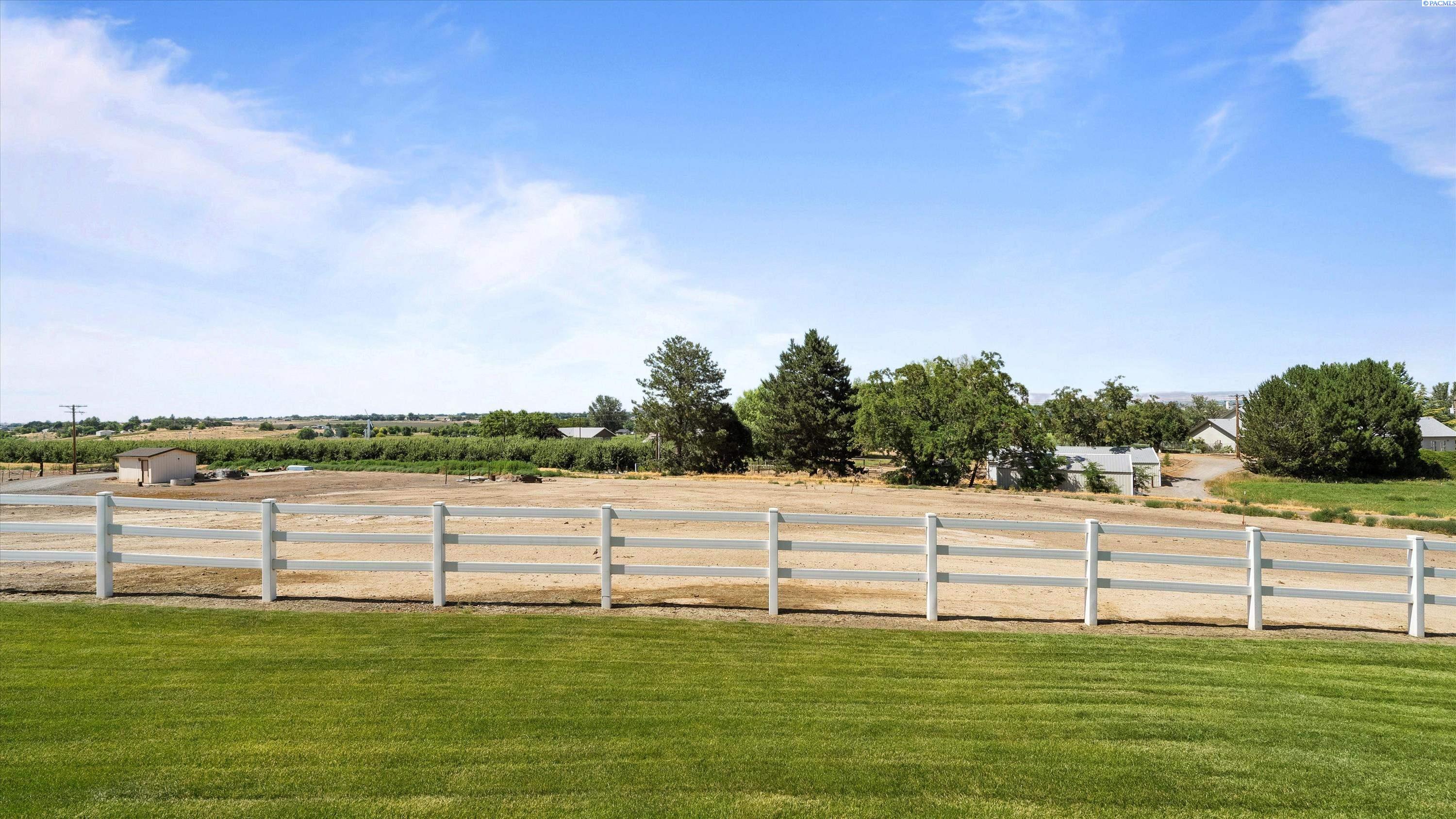 Prosser, Washington, 99350, United States, 3 Bedrooms Bedrooms, ,3 BathroomsBathrooms,Residential,For Sale,1867442