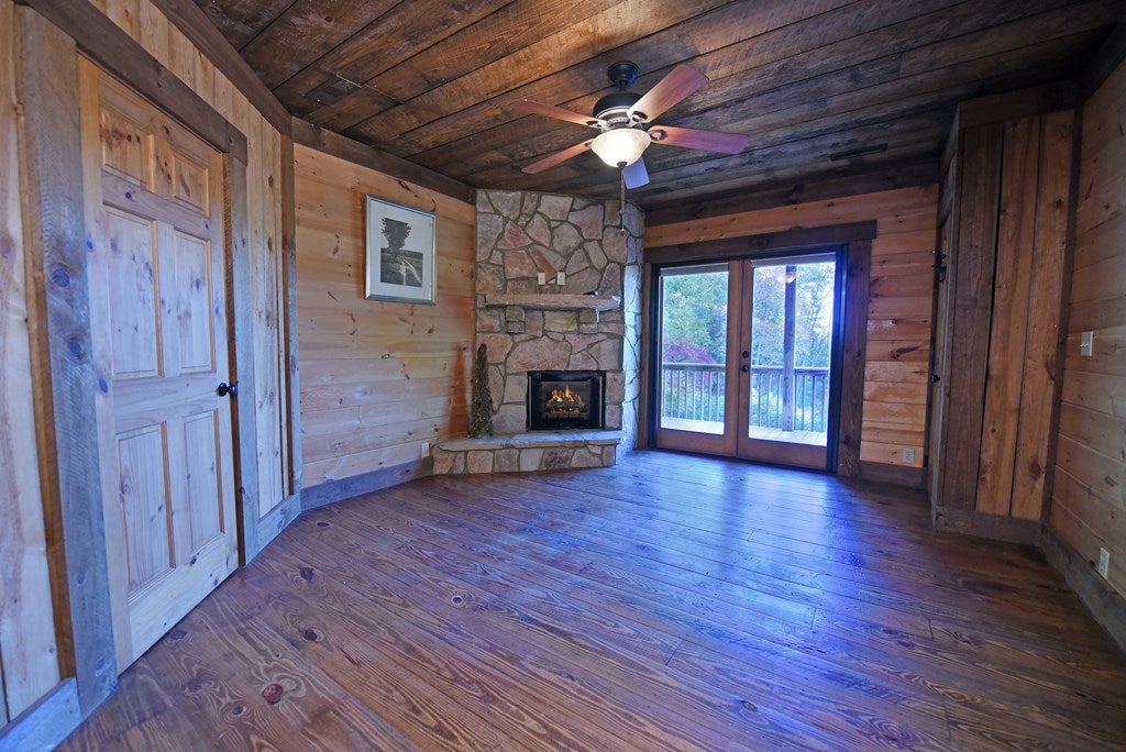 Suches, Georgia, 30572, United States, 3 Bedrooms Bedrooms, ,3 BathroomsBathrooms,Residential,For Sale,1877290