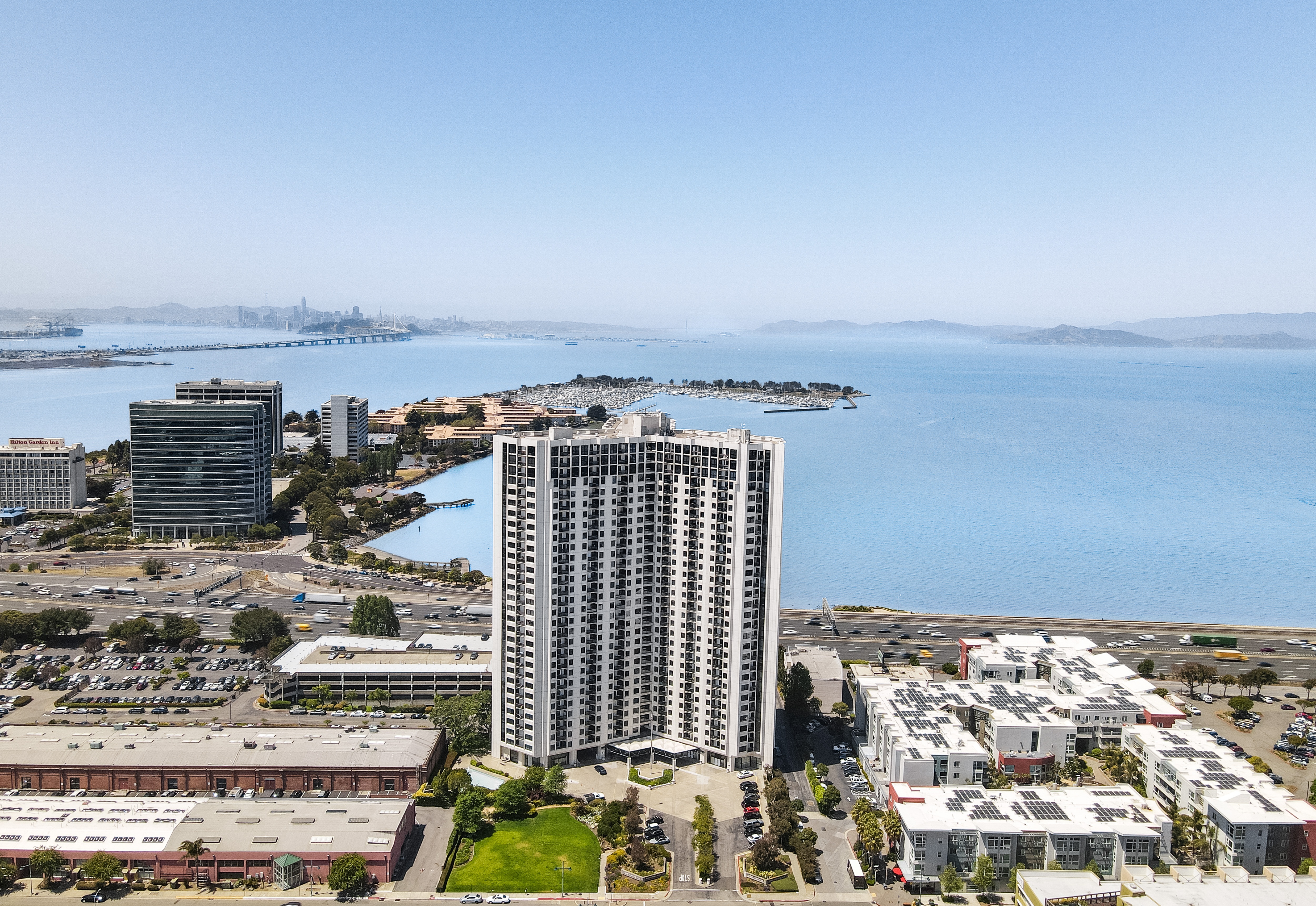  Panoramic Bay Views and Resort-Style Living at Pacific Park Plaza - 物件實景