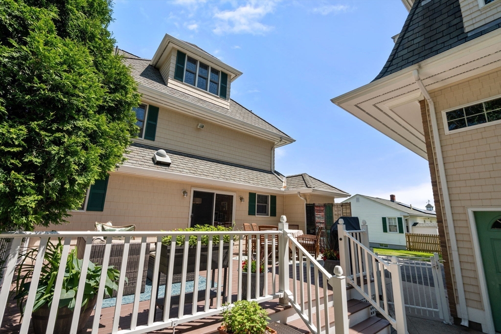 Swansea, Massachusetts, 02777, United States, 3 Bedrooms Bedrooms, ,2 BathroomsBathrooms,Residential,For Sale,1847611