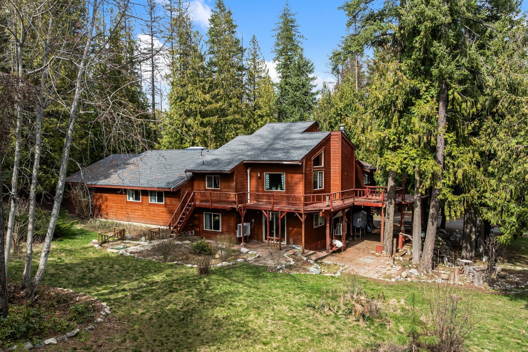  Tree Farm & Home on 6+ Acres - 物件實景