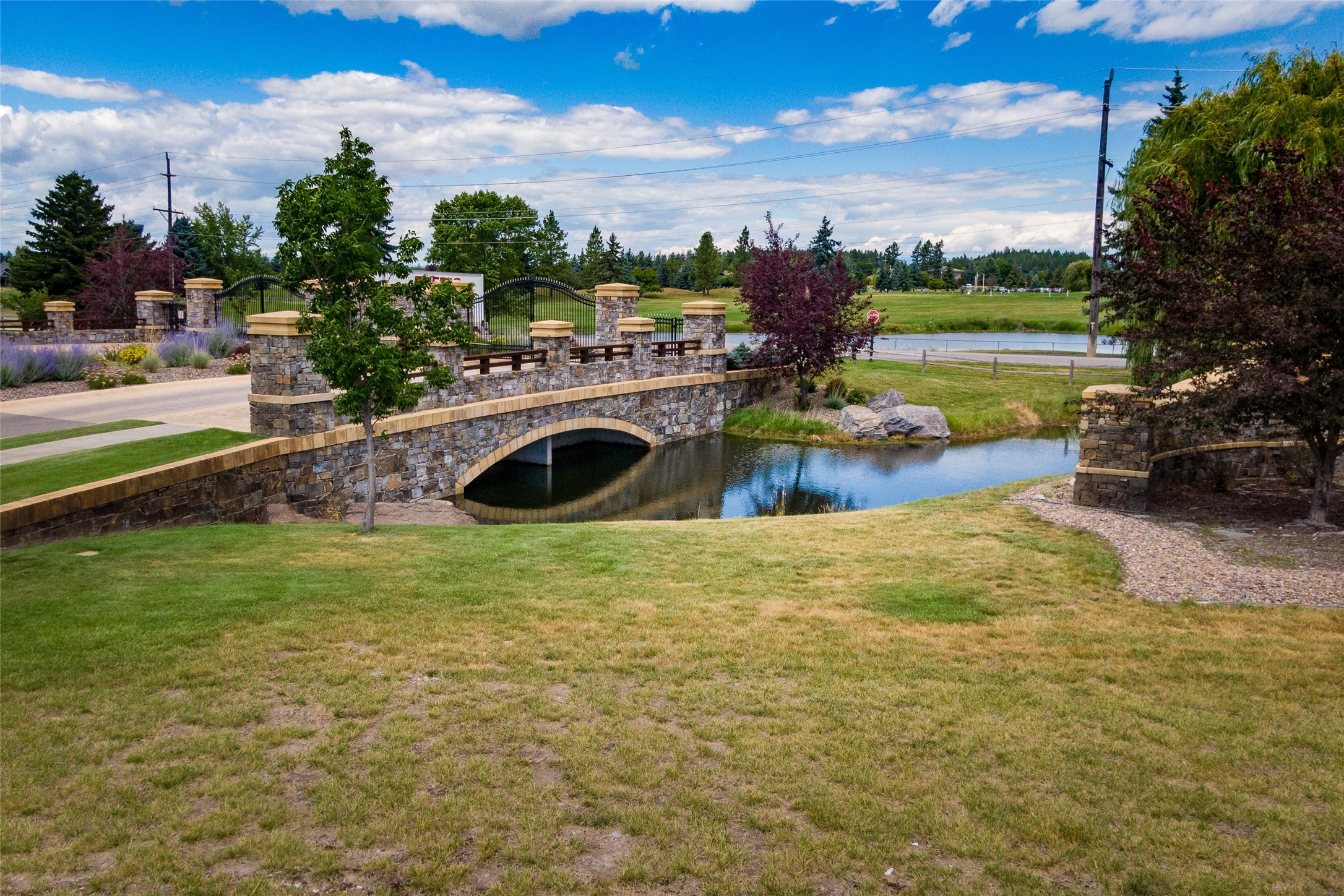  1001 Lake Pointe Drive - 物件實景