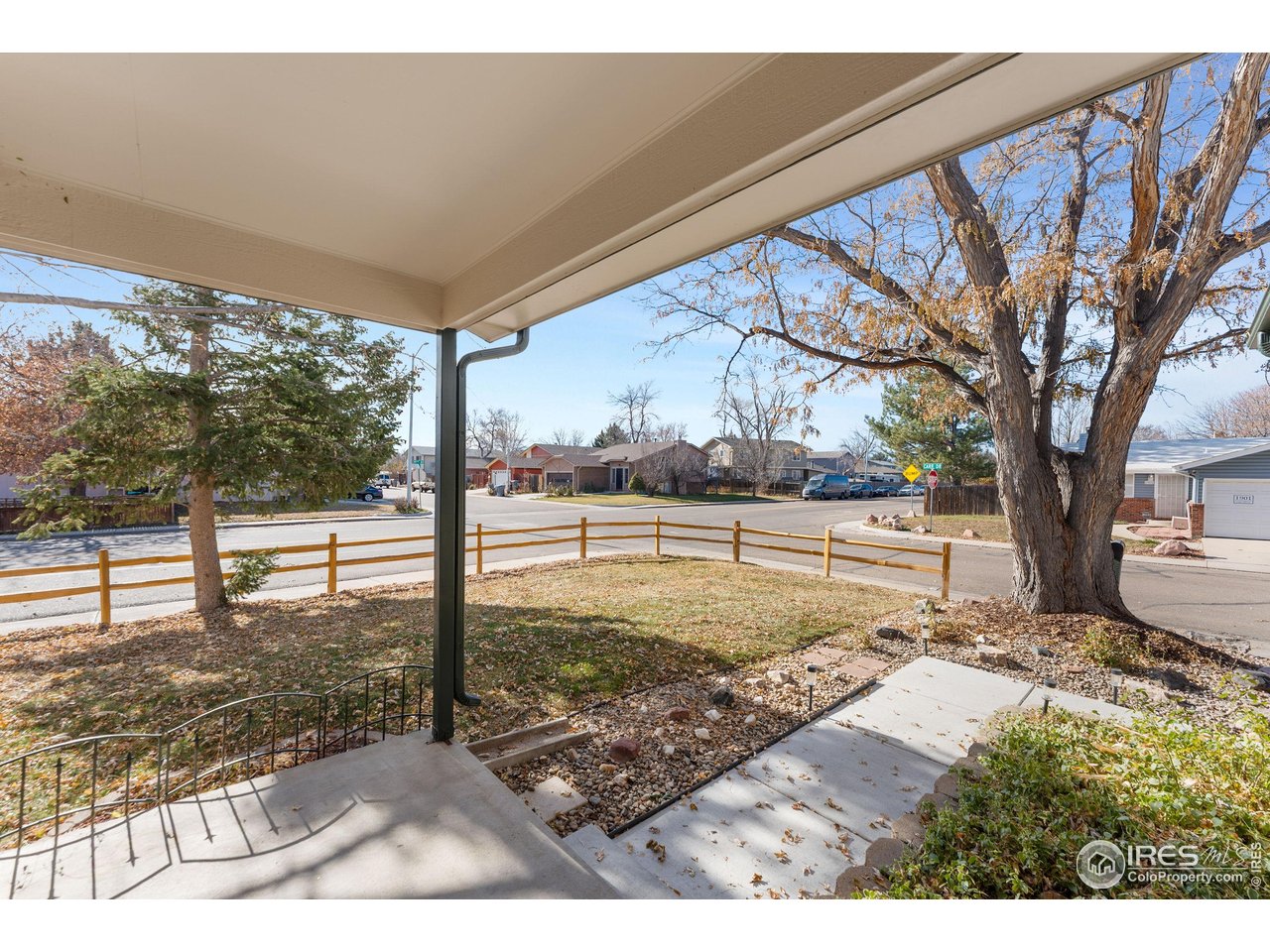 Longmont, Colorado, 80501, United States, 4 Bedrooms Bedrooms, ,2 BathroomsBathrooms,Residential,For Sale,1999140