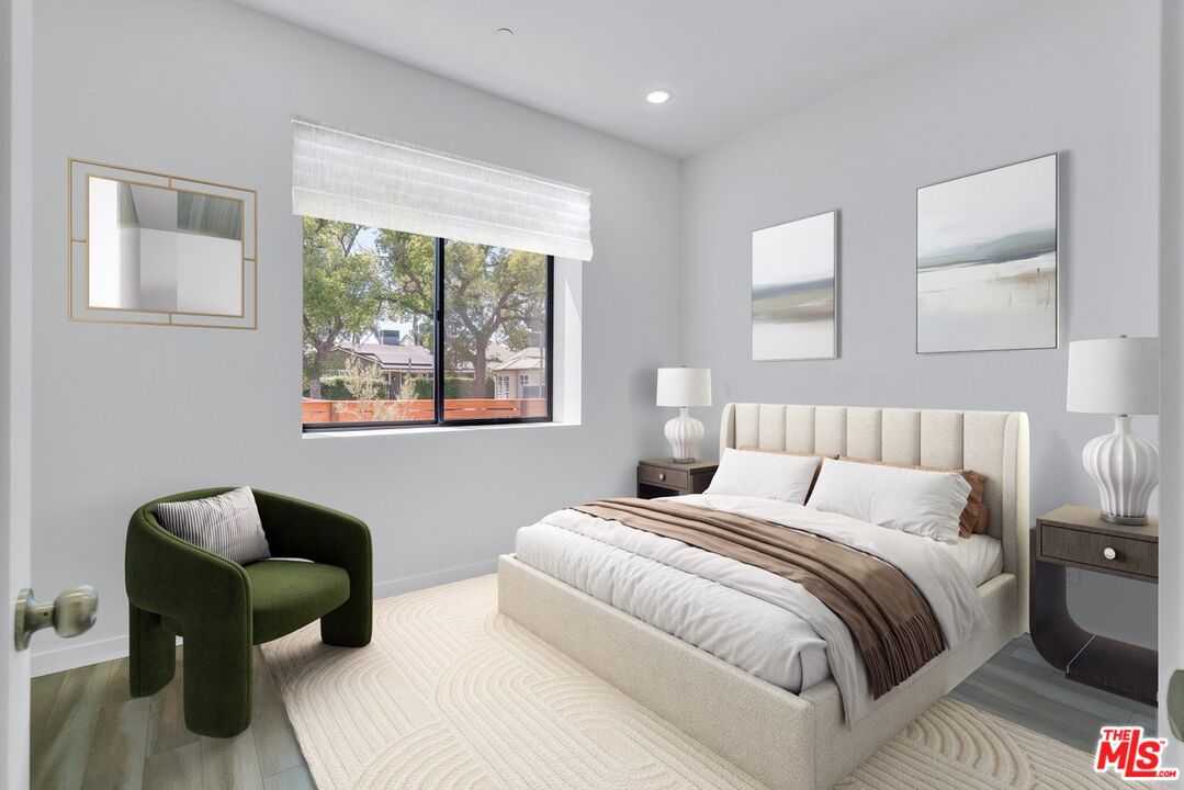 North Hollywood, California, 91601, United States, 11 Bedrooms Bedrooms, ,Residential,For Sale,1837377