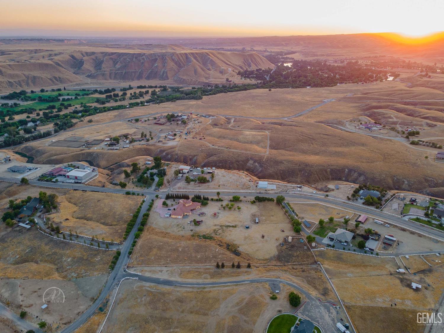 Bakersfield, California, 93308, United States, 4 Bedrooms Bedrooms, ,5 BathroomsBathrooms,Residential,For Sale,1992415