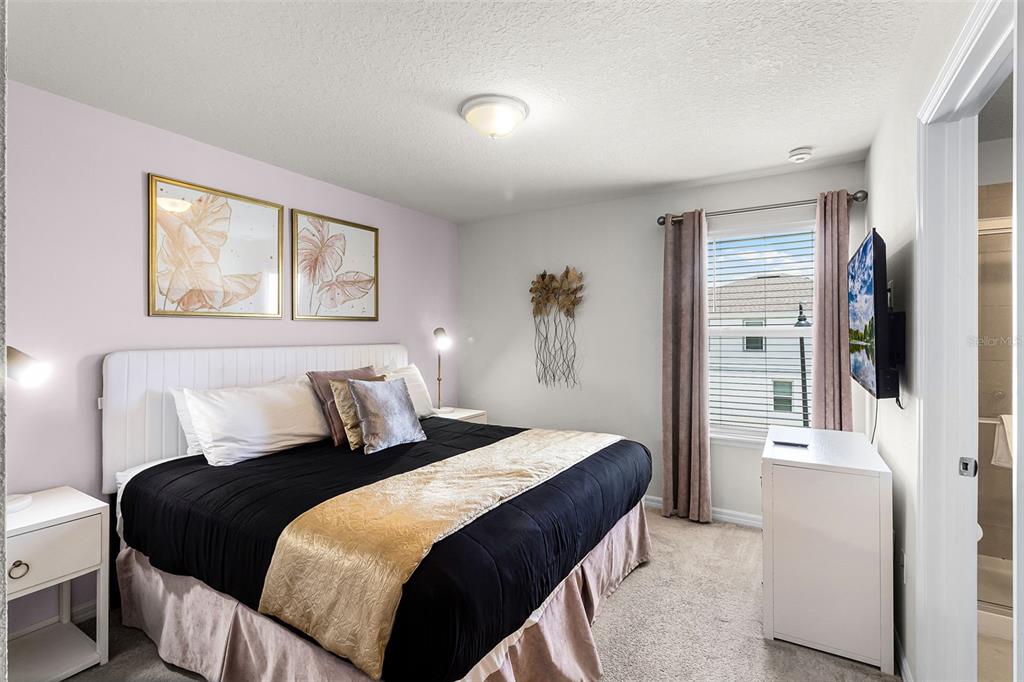 Davenport, Florida, 33897, United States, 10 Bedrooms Bedrooms, ,8 BathroomsBathrooms,Residential,For Sale,1897679