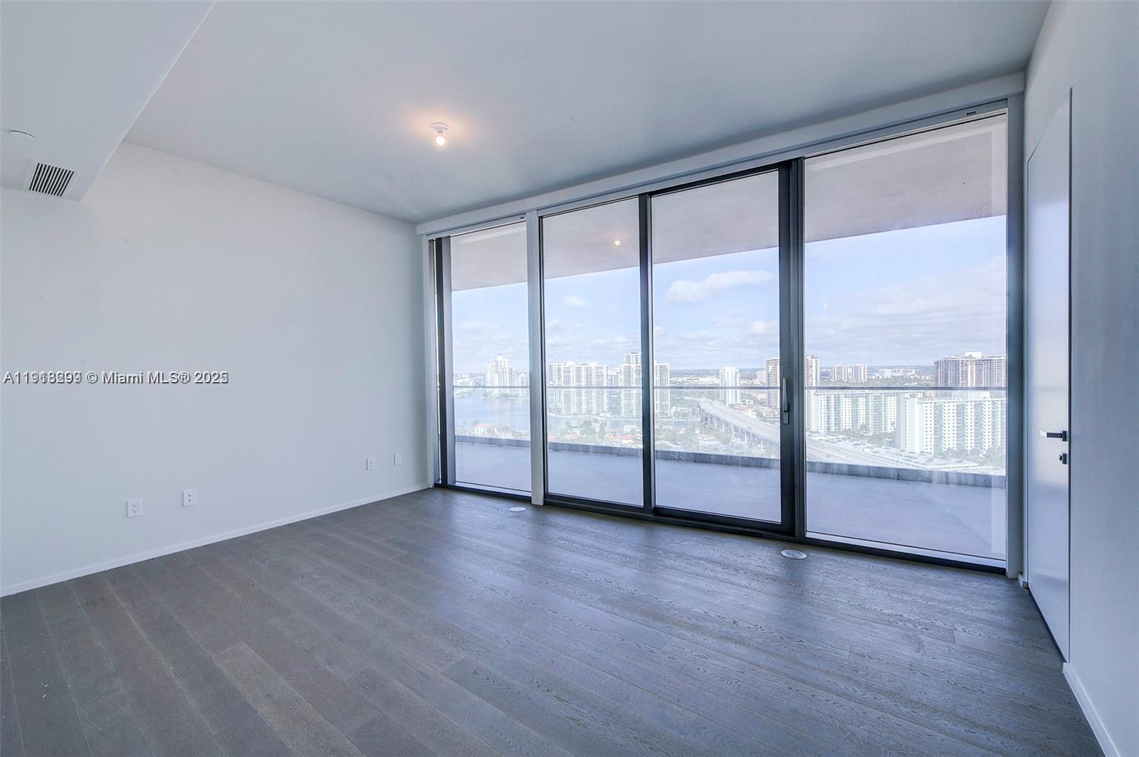 Sunny Isles Beach, Florida, 33160, United States, 2 Bedrooms Bedrooms, ,2 BathroomsBathrooms,Residential,For Sale,1996816