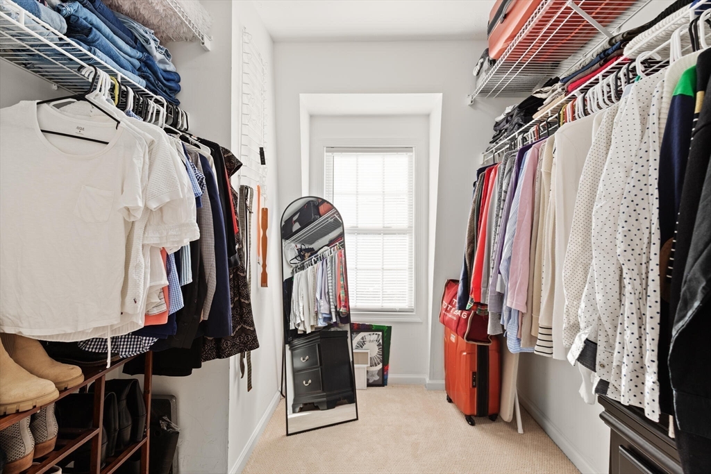 Framingham, Massachusetts, 01701, United States, 3 Bedrooms Bedrooms, ,3 BathroomsBathrooms,Residential,For Sale,1968924