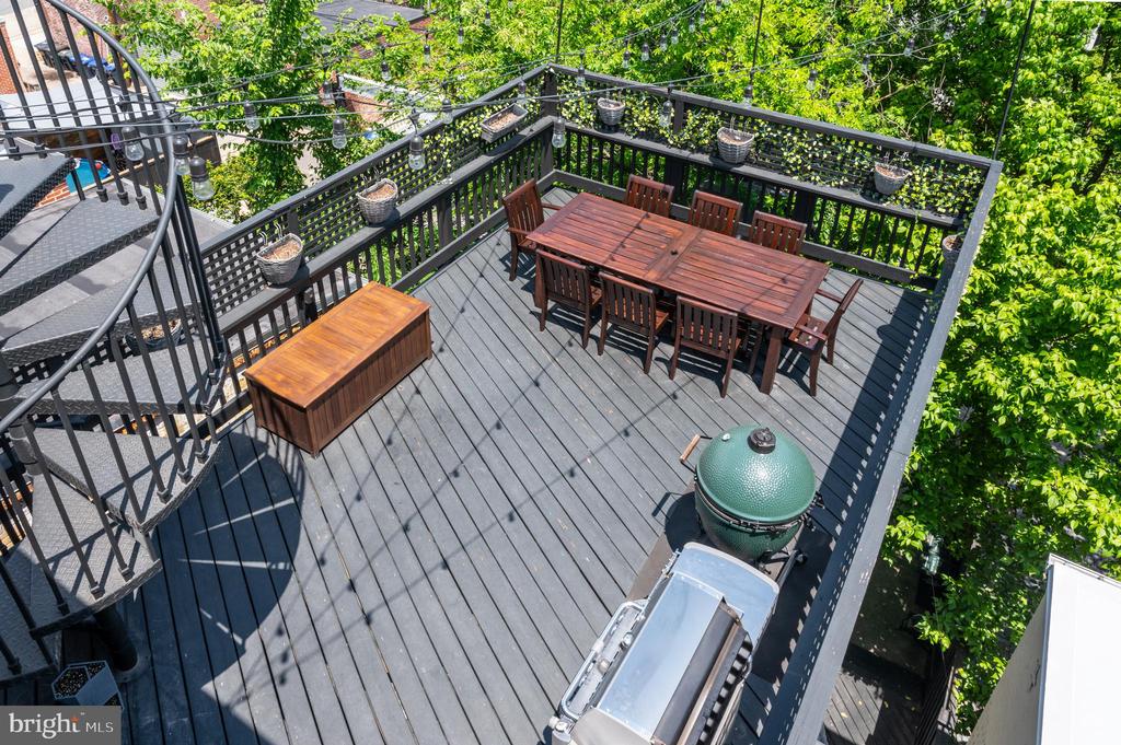 Washington, District of Columbia, 20001, United States, 6 Bedrooms Bedrooms, ,6 BathroomsBathrooms,Residential,For Sale,1983569