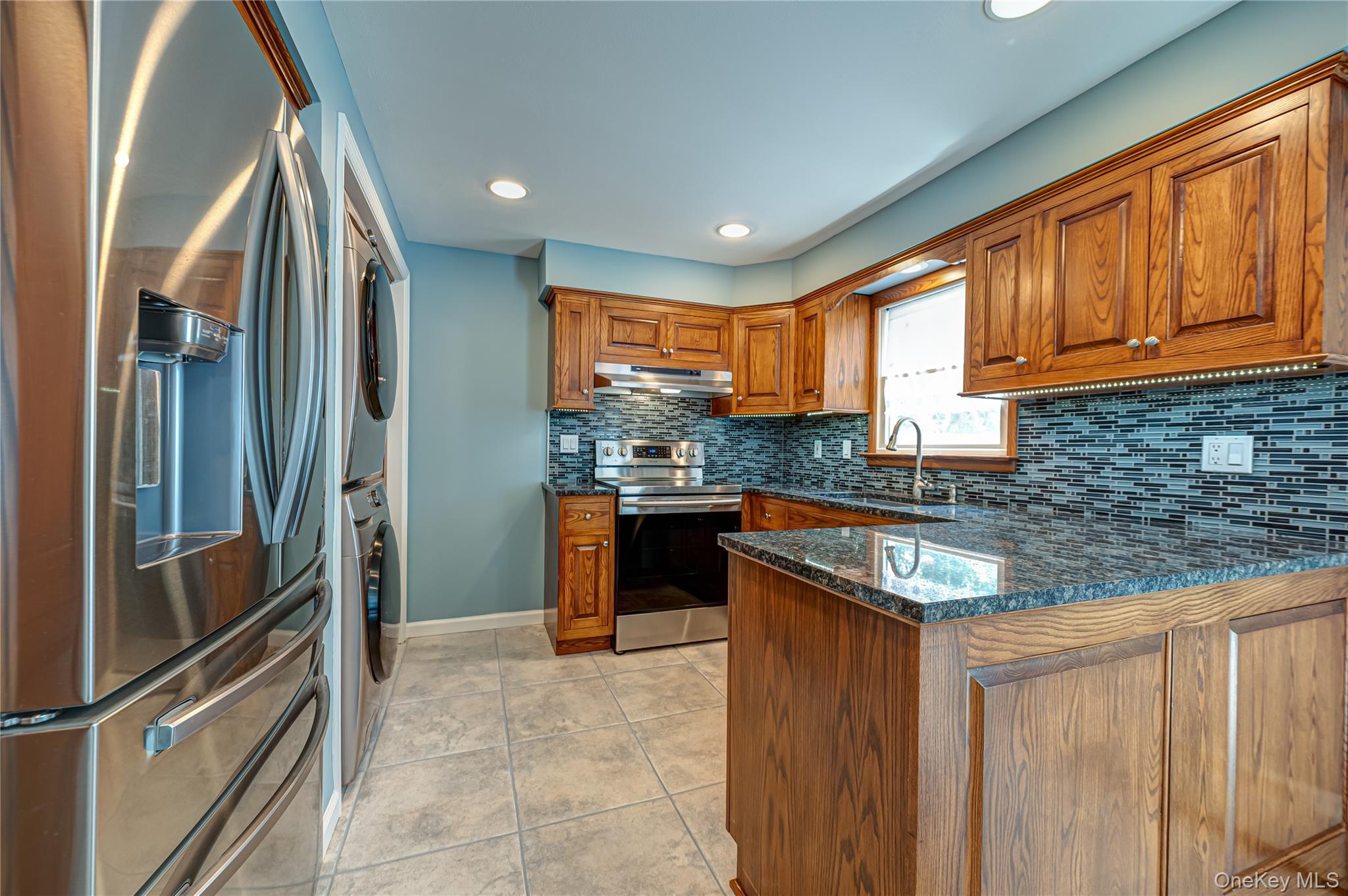  16 Sussex Lane, Lake Grove, NY, 11755 - 物件實景