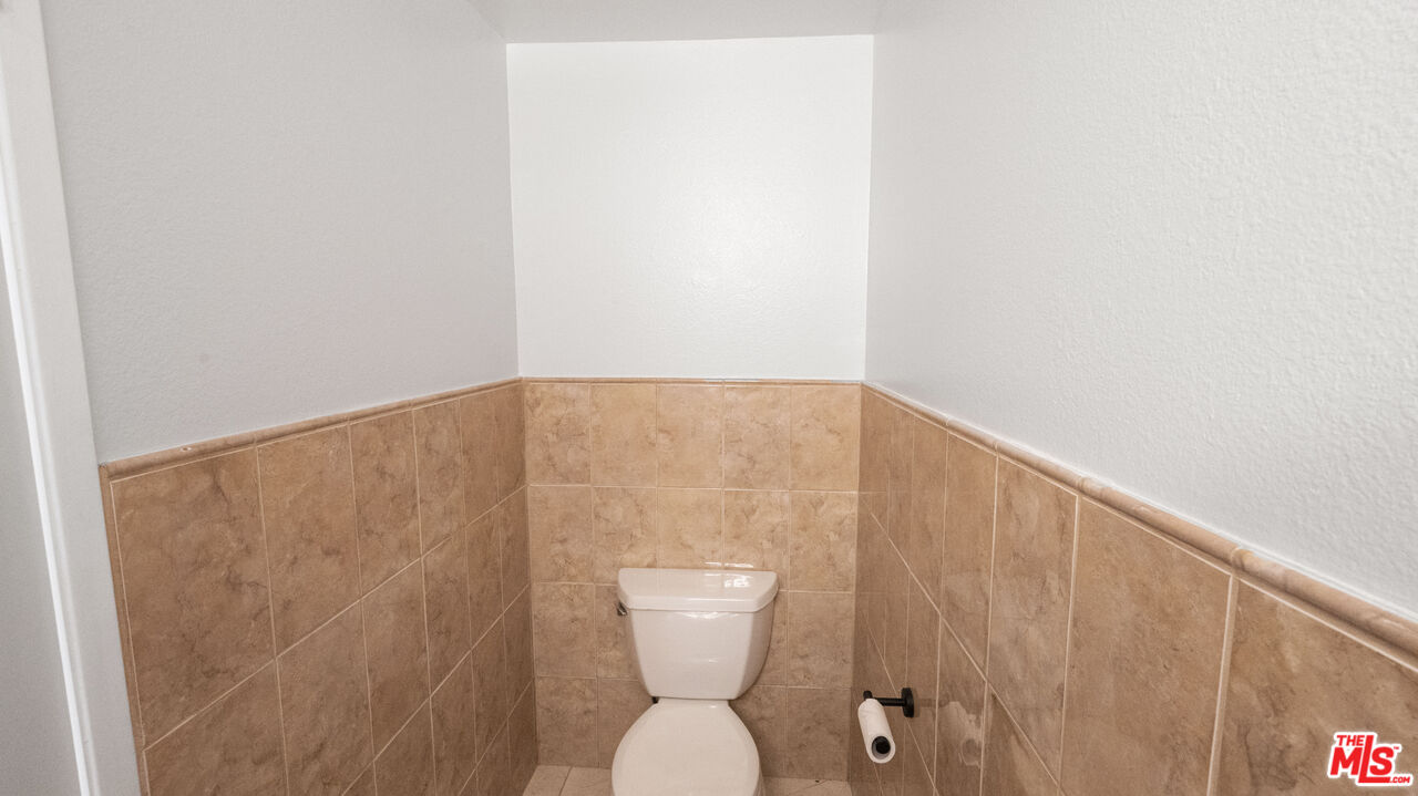 Pacific Palisades, California, 90272, United States, 2 Bedrooms Bedrooms, ,3 BathroomsBathrooms,Residential,For Sale,1950825