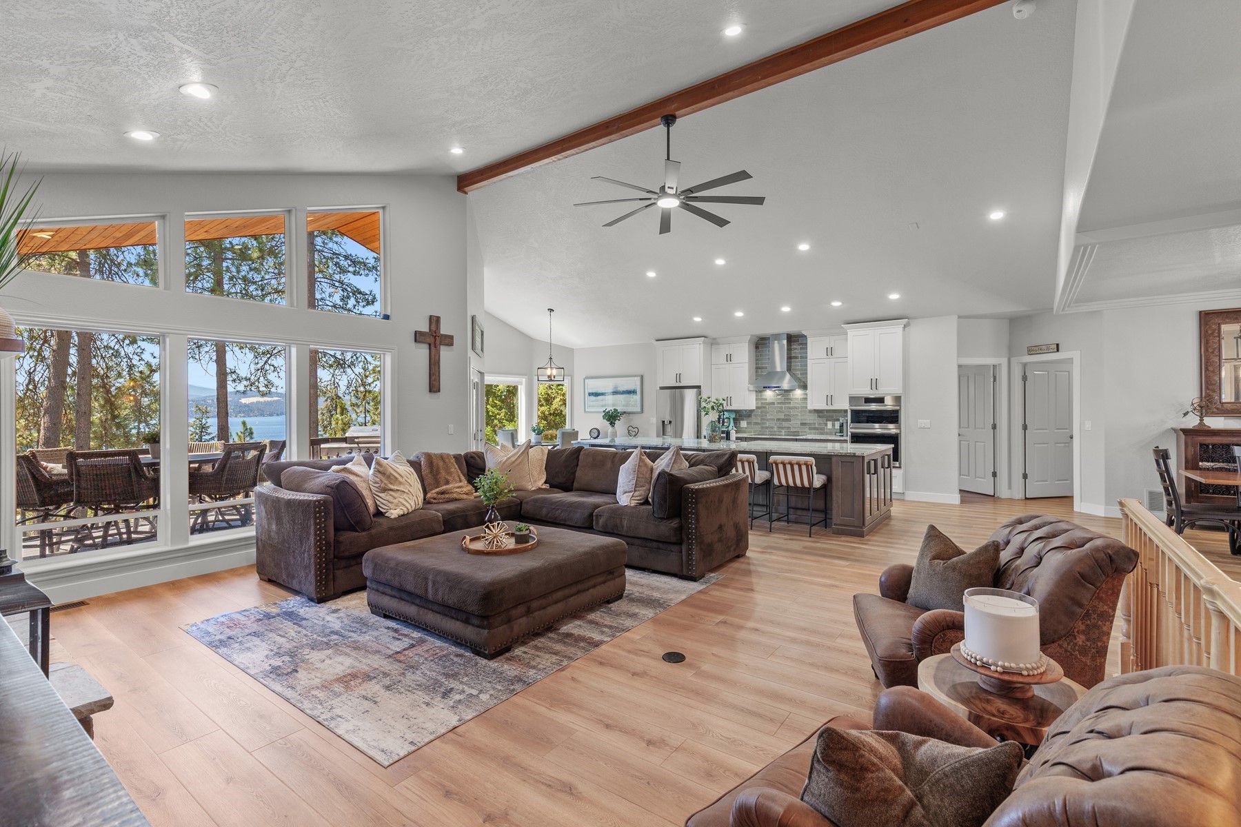  Lakeview Mountain Modern - 物件實景
