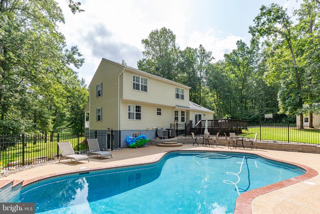 Fredericksburg, Virginia, 22406, United States, 4 Bedrooms Bedrooms, ,3 BathroomsBathrooms,Residential,For Sale,1914060