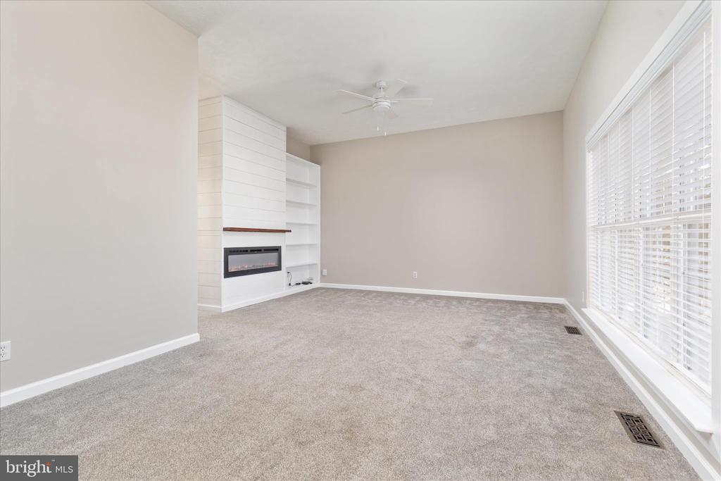 Winchester, Virginia, 22602, United States, 5 Bedrooms Bedrooms, ,5 BathroomsBathrooms,Residential,For Sale,2039774