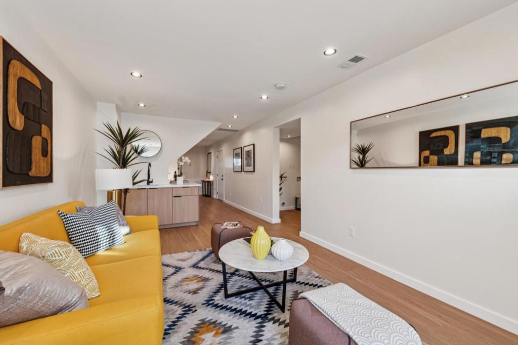 San Francisco, California, 94116, United States, 4 Bedrooms Bedrooms, ,4 BathroomsBathrooms,Residential,For Sale,2014062