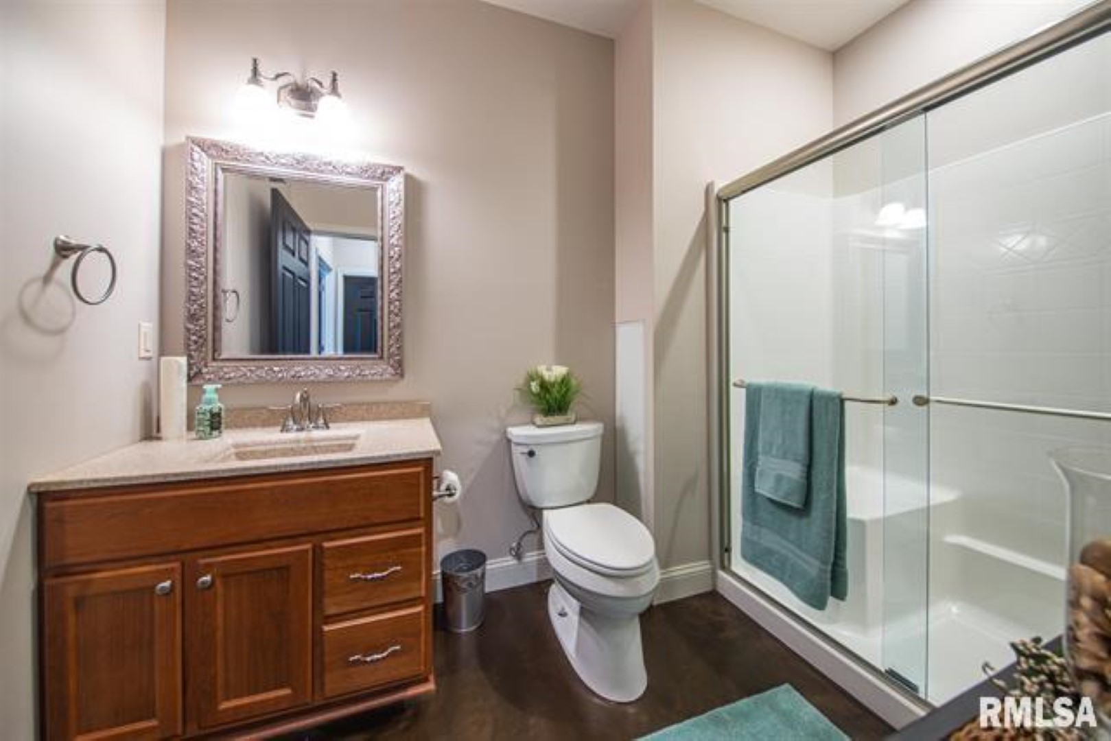 Cobden, Illinois, 62920, United States, 2 Bedrooms Bedrooms, ,2 BathroomsBathrooms,Residential,For Sale,2009270