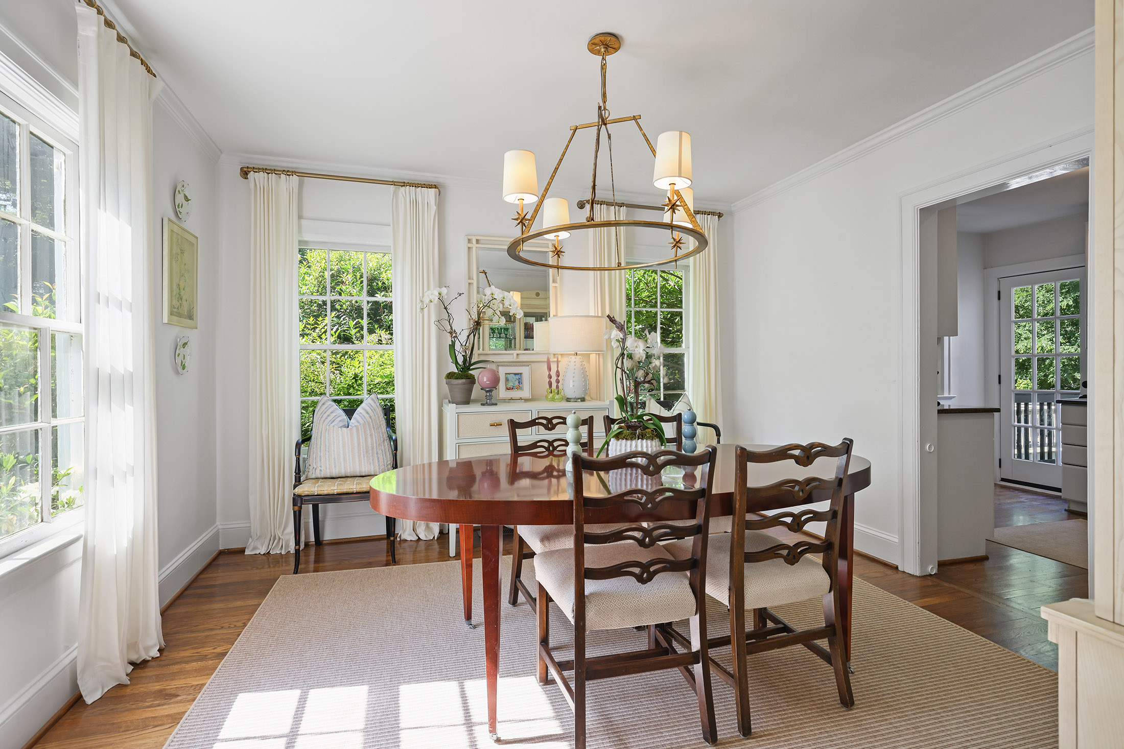  Charming Cottage in the Heart of Sought-after Peachtree Hills - 物件實景