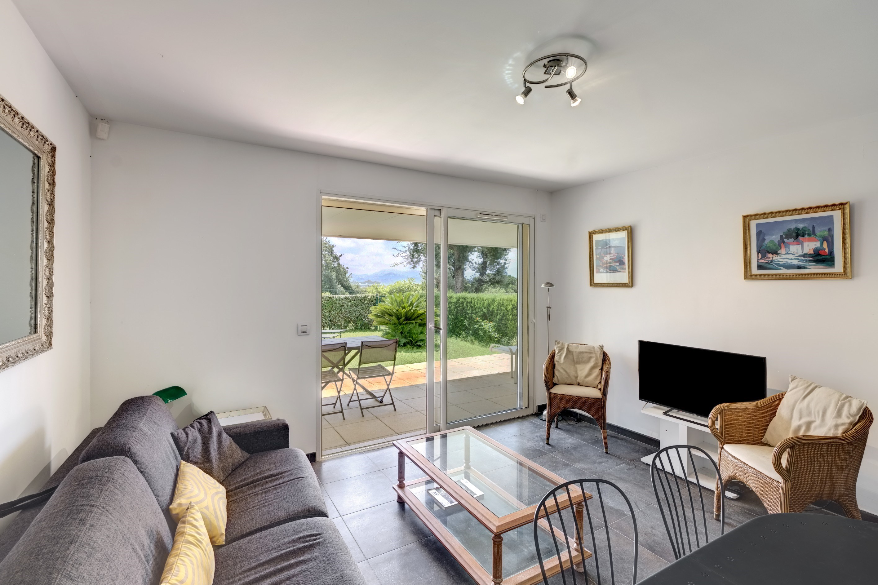  Cannes La Californie, one bedroom apartment with south facing terrace and garden - 物件實景