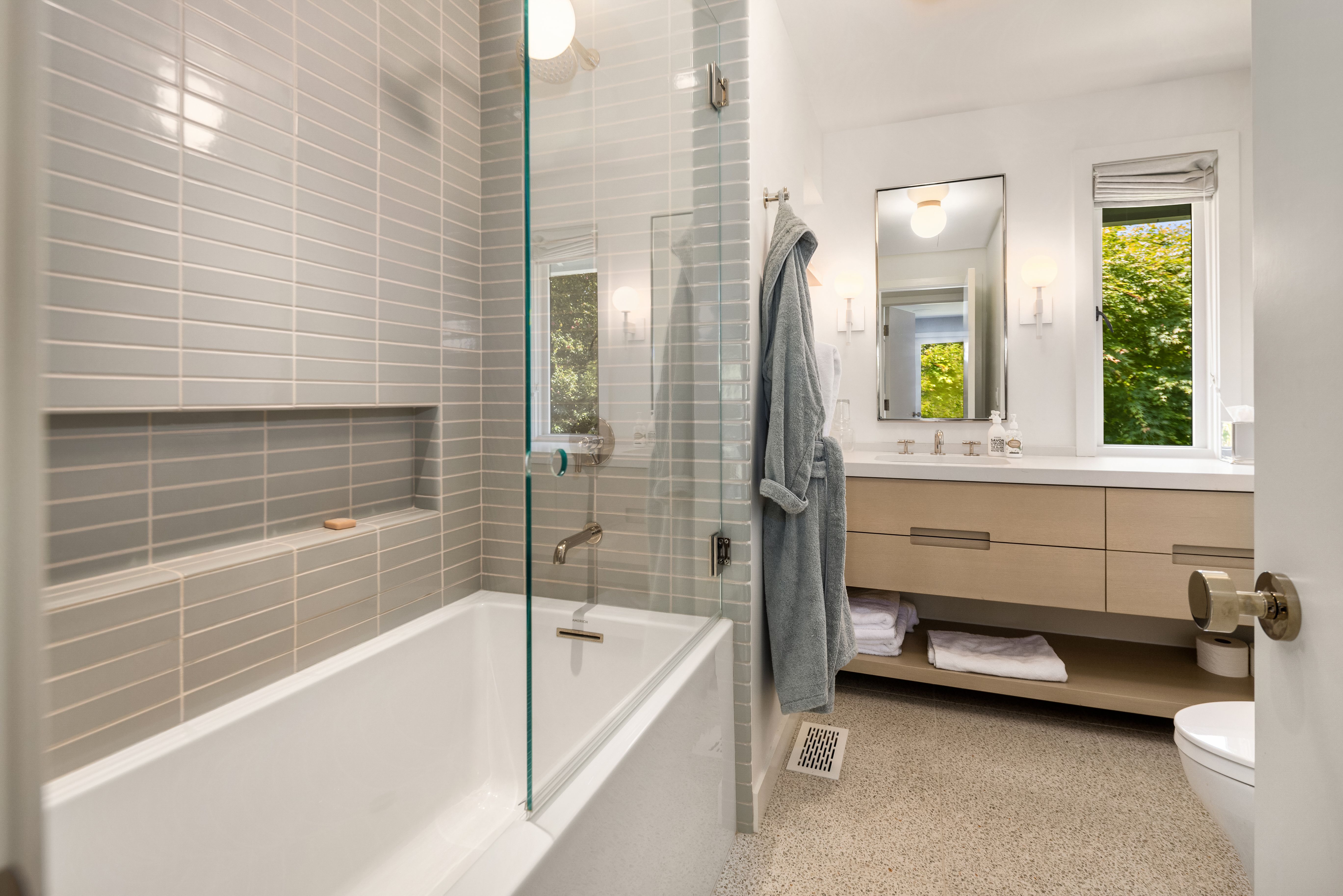  1514 Shenandoah Dr E, Seattle, WA 98112 - 物件實景