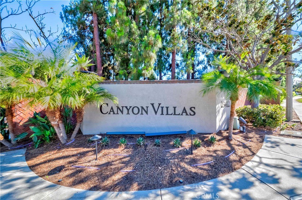 Aliso Viejo, California, 92656, United States, 2 Bedrooms Bedrooms, ,2 BathroomsBathrooms,Residential,For Sale,1901235