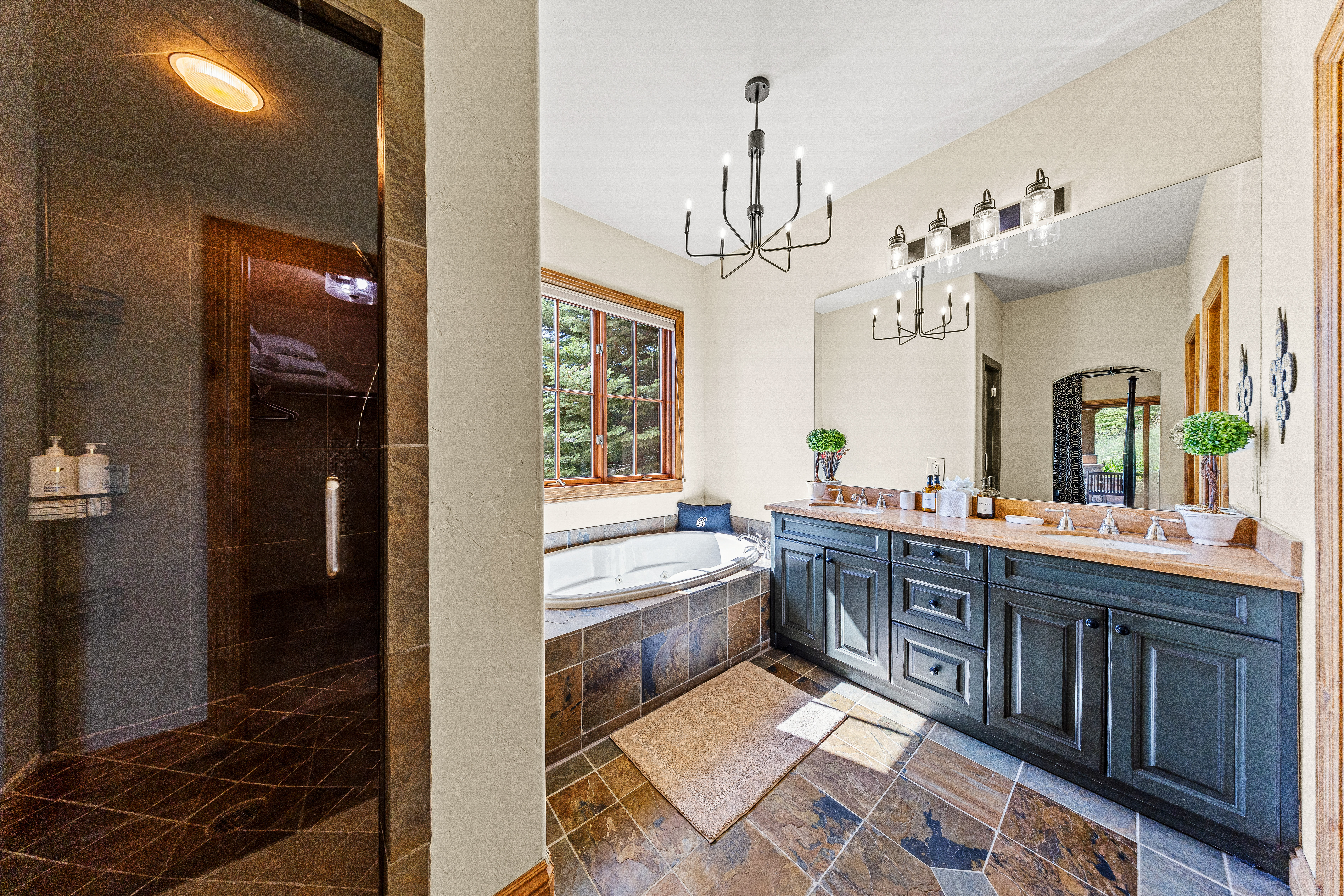  Exceptional Mountain Estate Offering Breathtaking Views - 物件實景