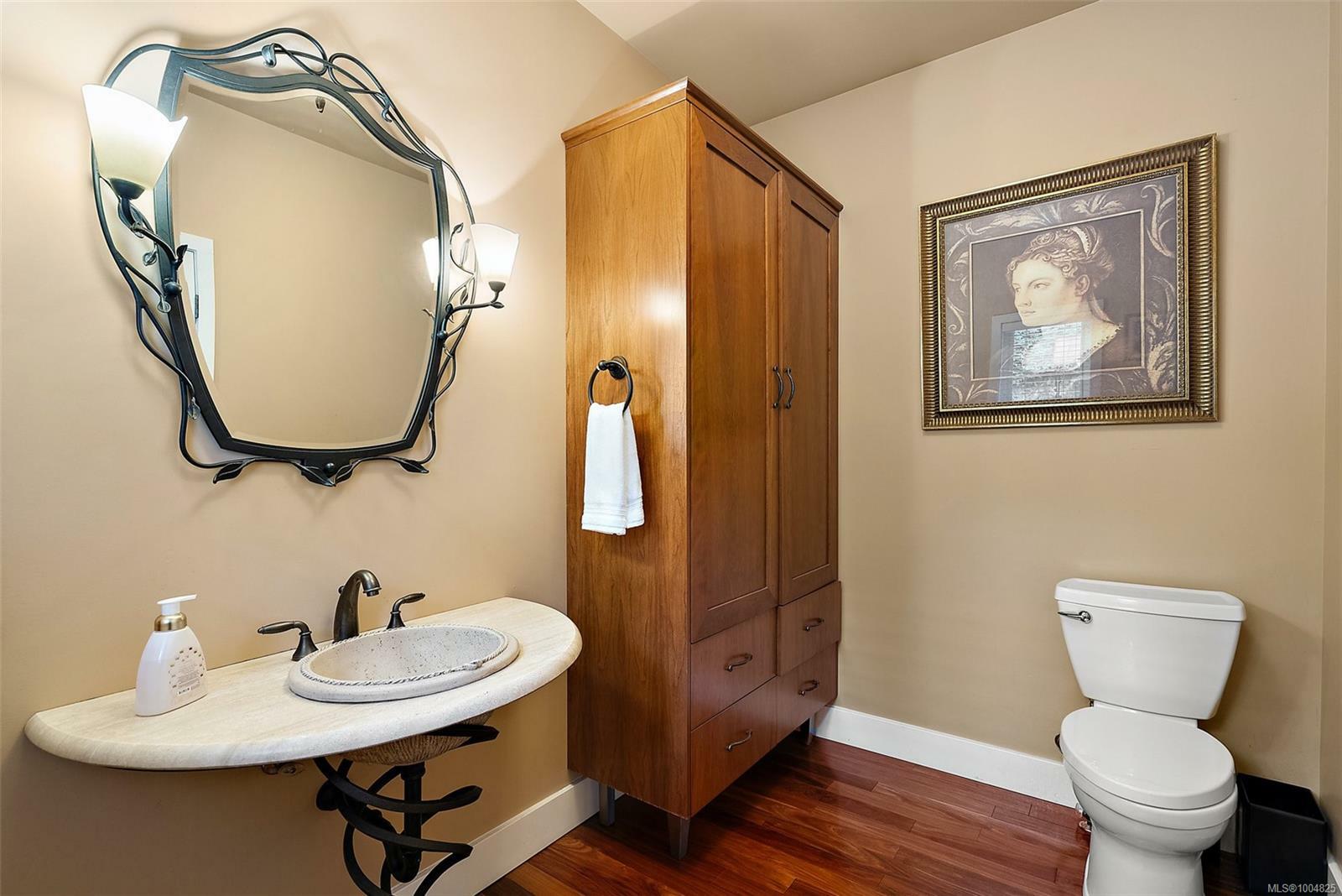 VIEW ROYAL, British Columbia, V9B 1A6, CA, 3 Bedrooms Bedrooms, ,Residential,For Sale,1883645