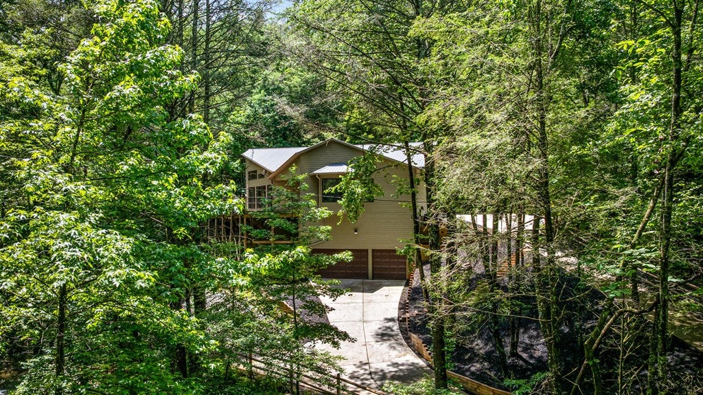 Ellijay, Georgia, 30540, United States, 5 Bedrooms Bedrooms, ,5 BathroomsBathrooms,Residential,For Sale,1868155