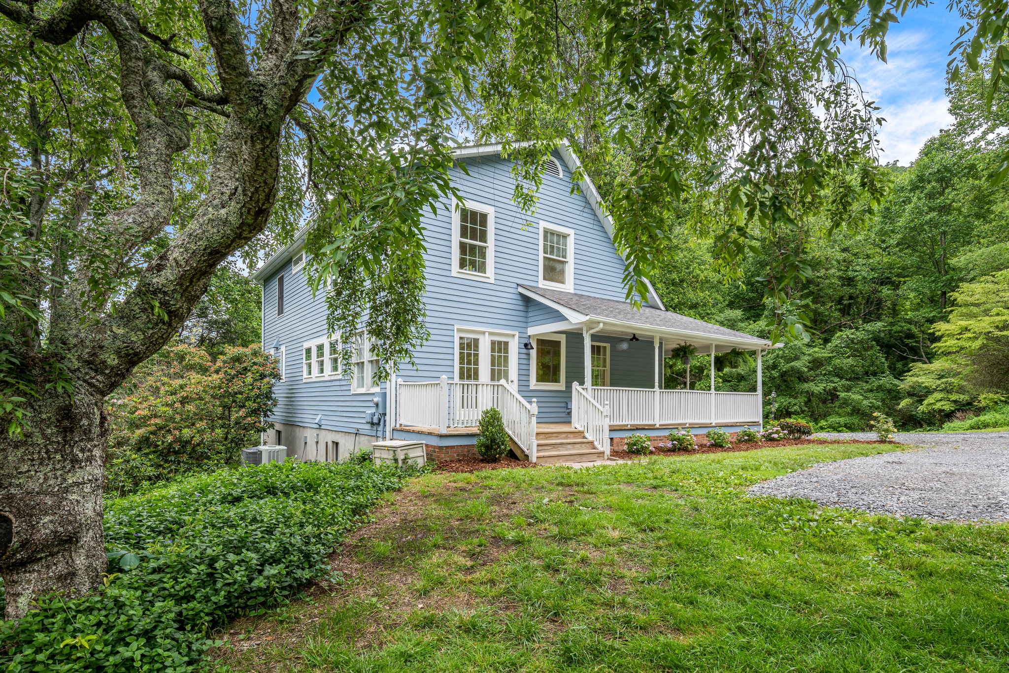 Asheville, North Carolina, 28803, United States, 4 Bedrooms Bedrooms, ,4 BathroomsBathrooms,Residential,For Sale,1825860