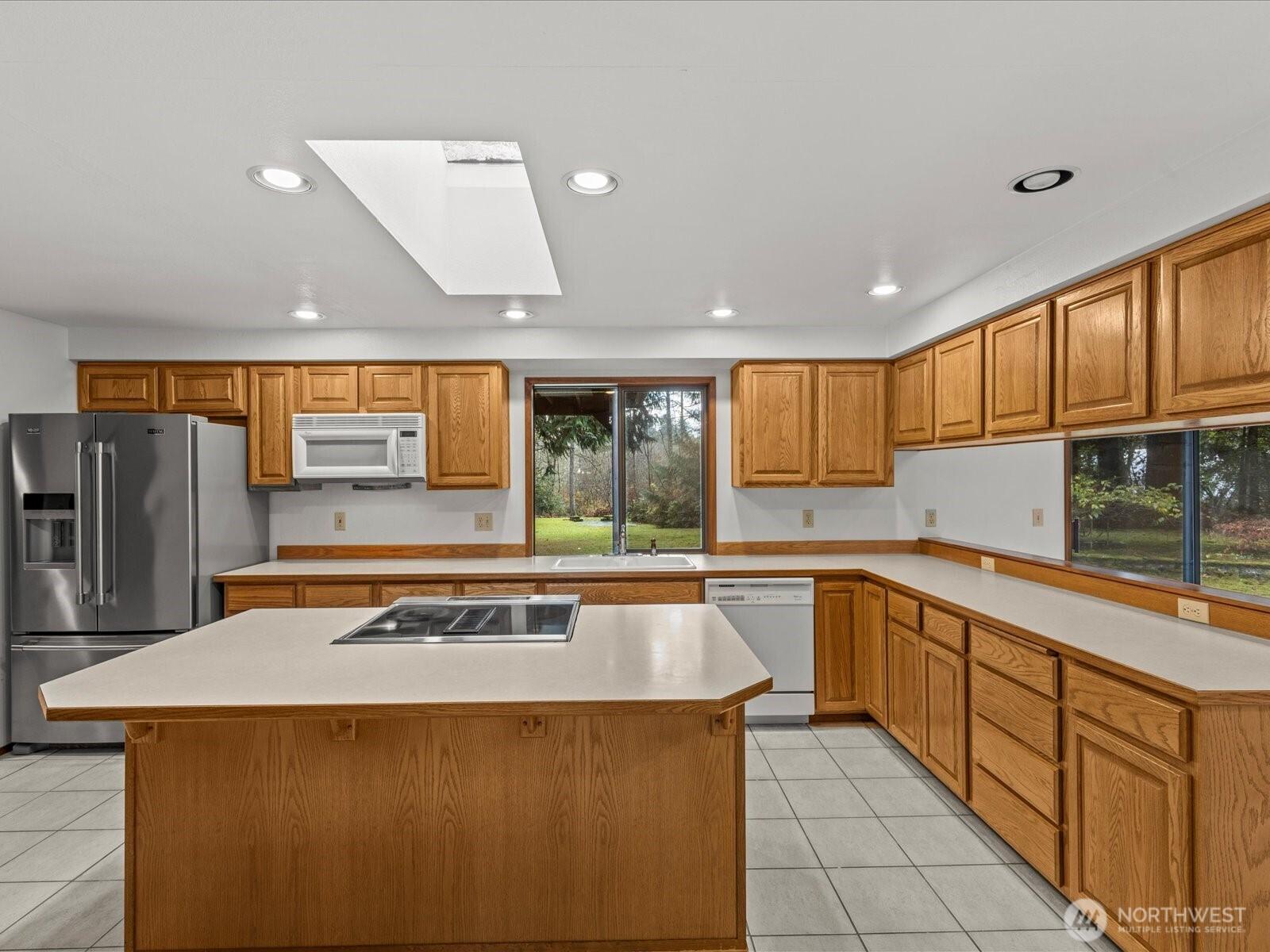 KENT, Washington, 98042, United States, 4 Bedrooms Bedrooms, ,3 BathroomsBathrooms,Residential,For Sale,2001779