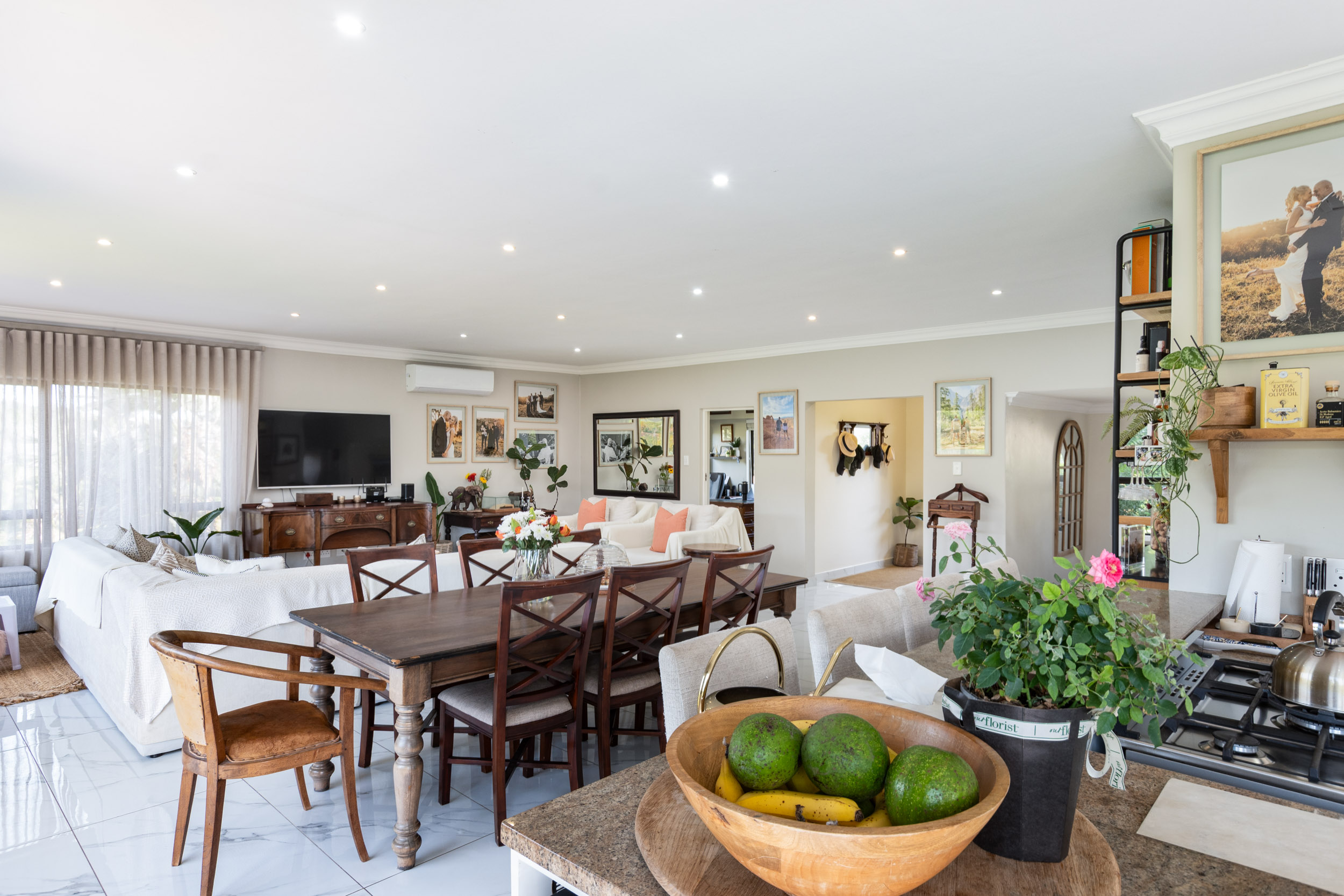  Forest Retreat with Solar Power and Exceptional Outdoor Living in Seaward Estate - 物件實景