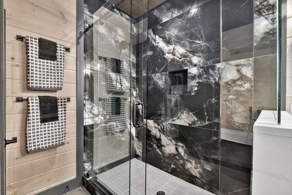 Mineral Bluff, Georgia, 30559, United States, 4 Bedrooms Bedrooms, ,5 BathroomsBathrooms,Residential,For Sale,1986837