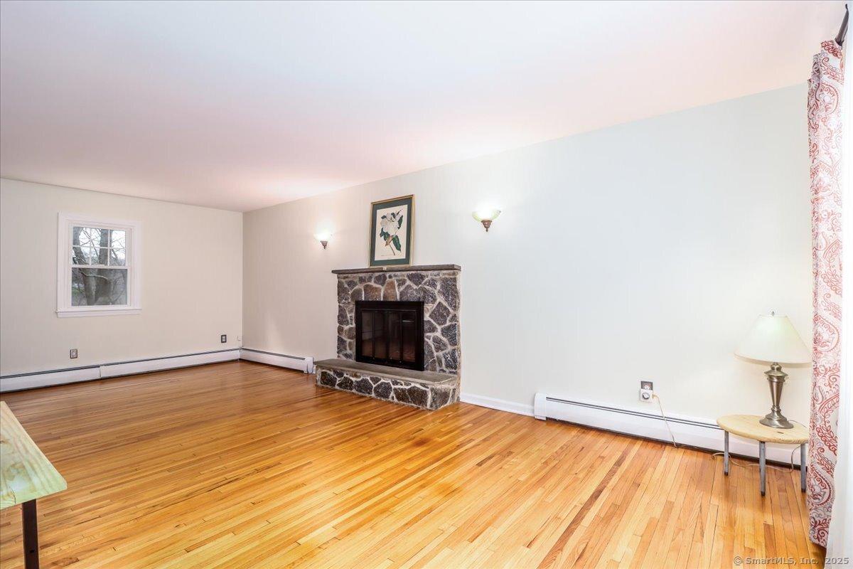 Trumbull, Connecticut, 06611, United States, 4 Bedrooms Bedrooms, ,3 BathroomsBathrooms,Residential,For Sale,1935894