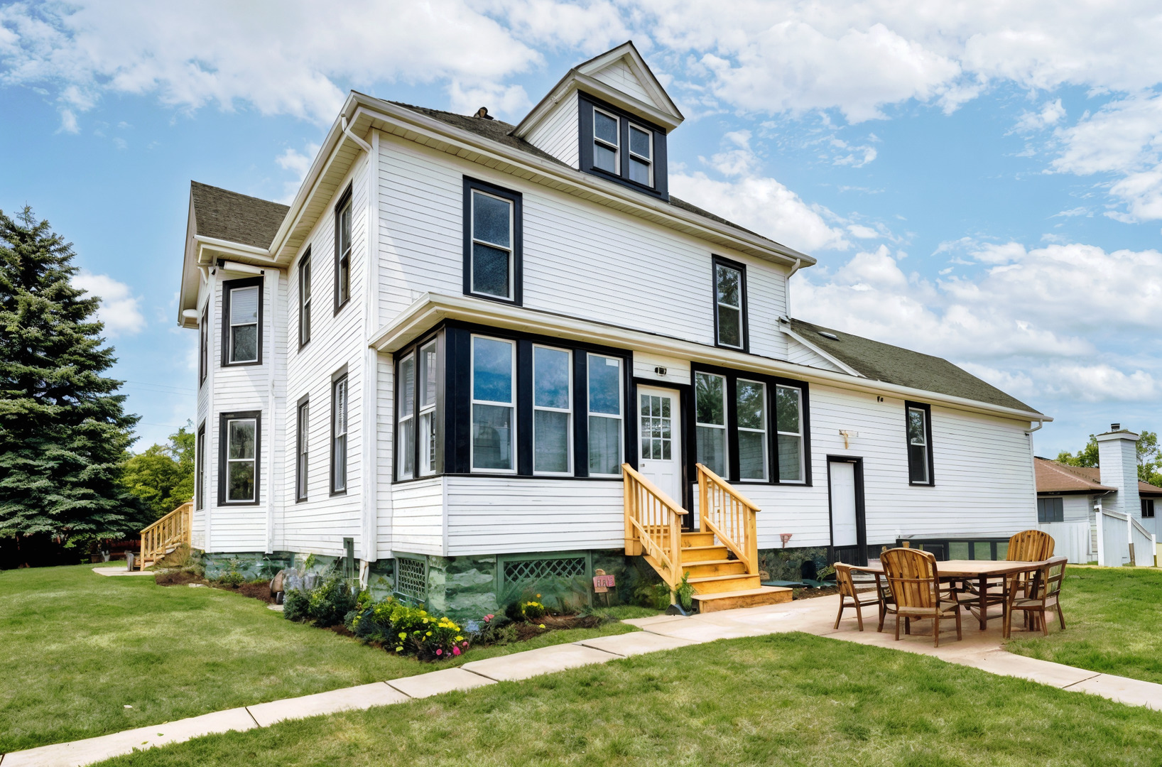 Homewood, Illinois, 60430, United States, 5 Bedrooms Bedrooms, ,4 BathroomsBathrooms,Residential,For Sale,1907684