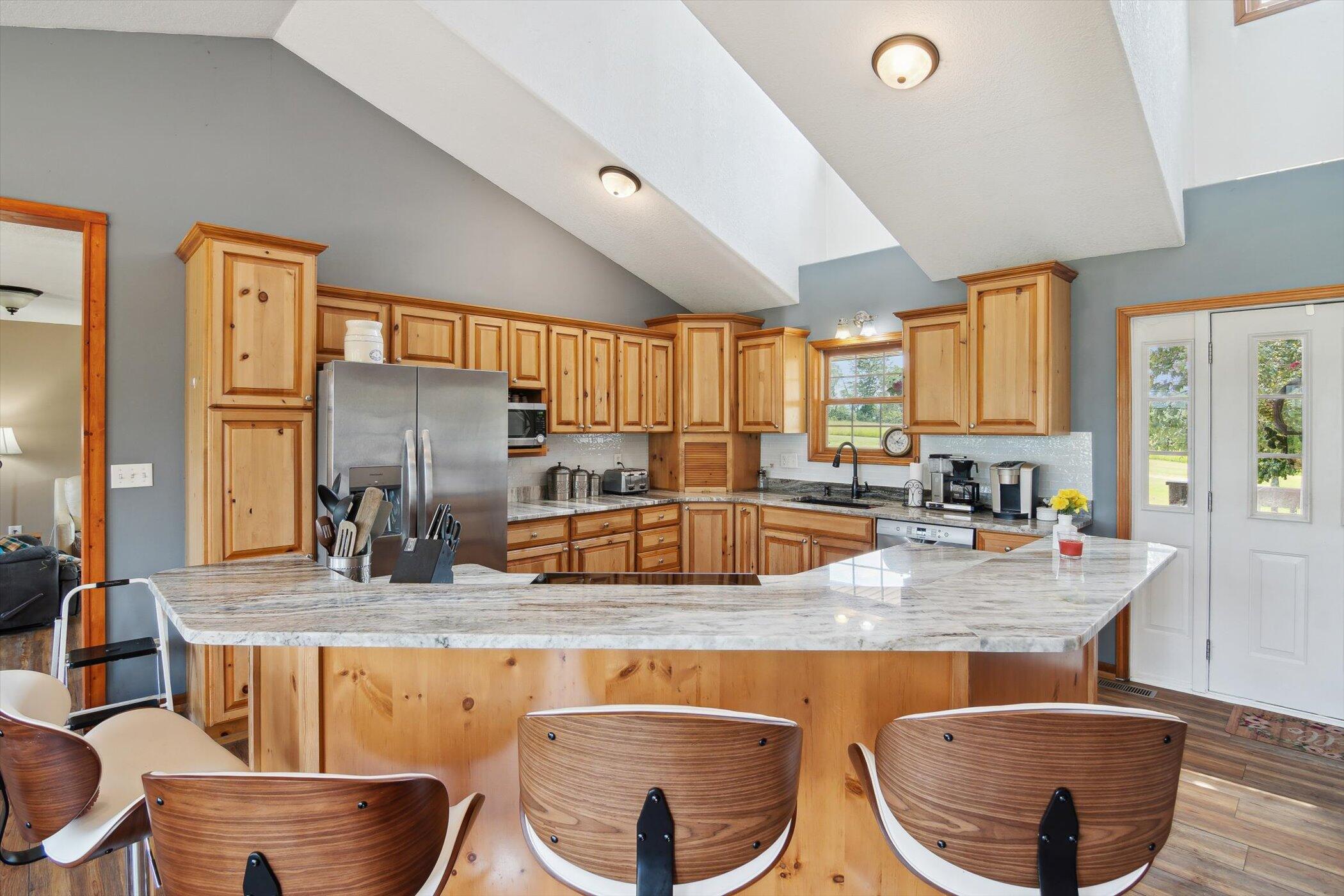 Hillsdale, Michigan, 49242, United States, 6 Bedrooms Bedrooms, ,4 BathroomsBathrooms,Residential,For Sale,1974672