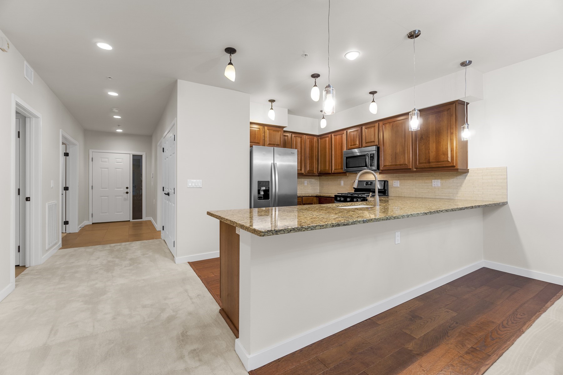  Luxury Waterfront Condo on Spokane River - 物件實景