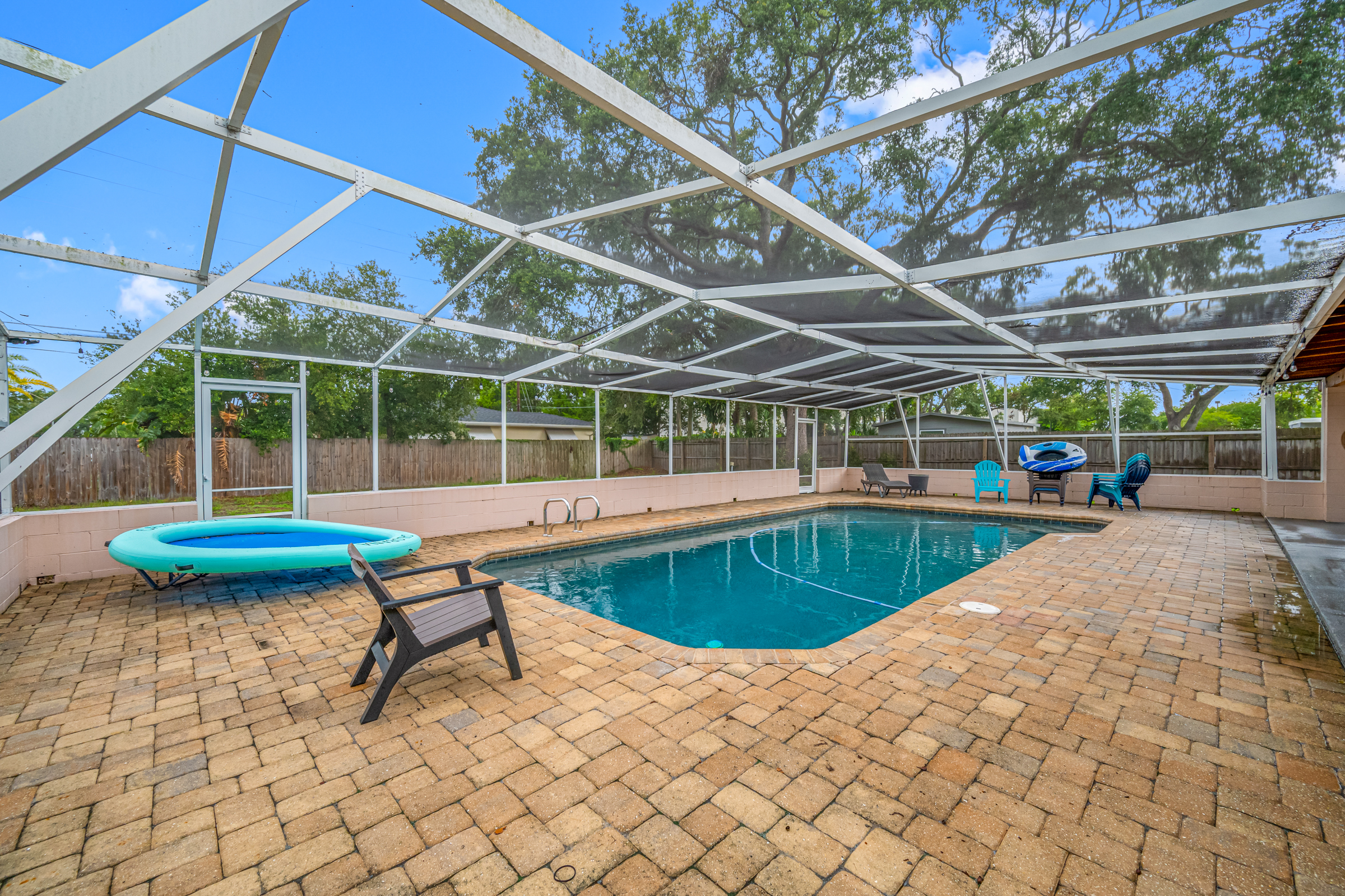 Clearwater, Florida, 33764, United States, 3 Bedrooms Bedrooms, ,2 BathroomsBathrooms,Residential,For Sale,1879424