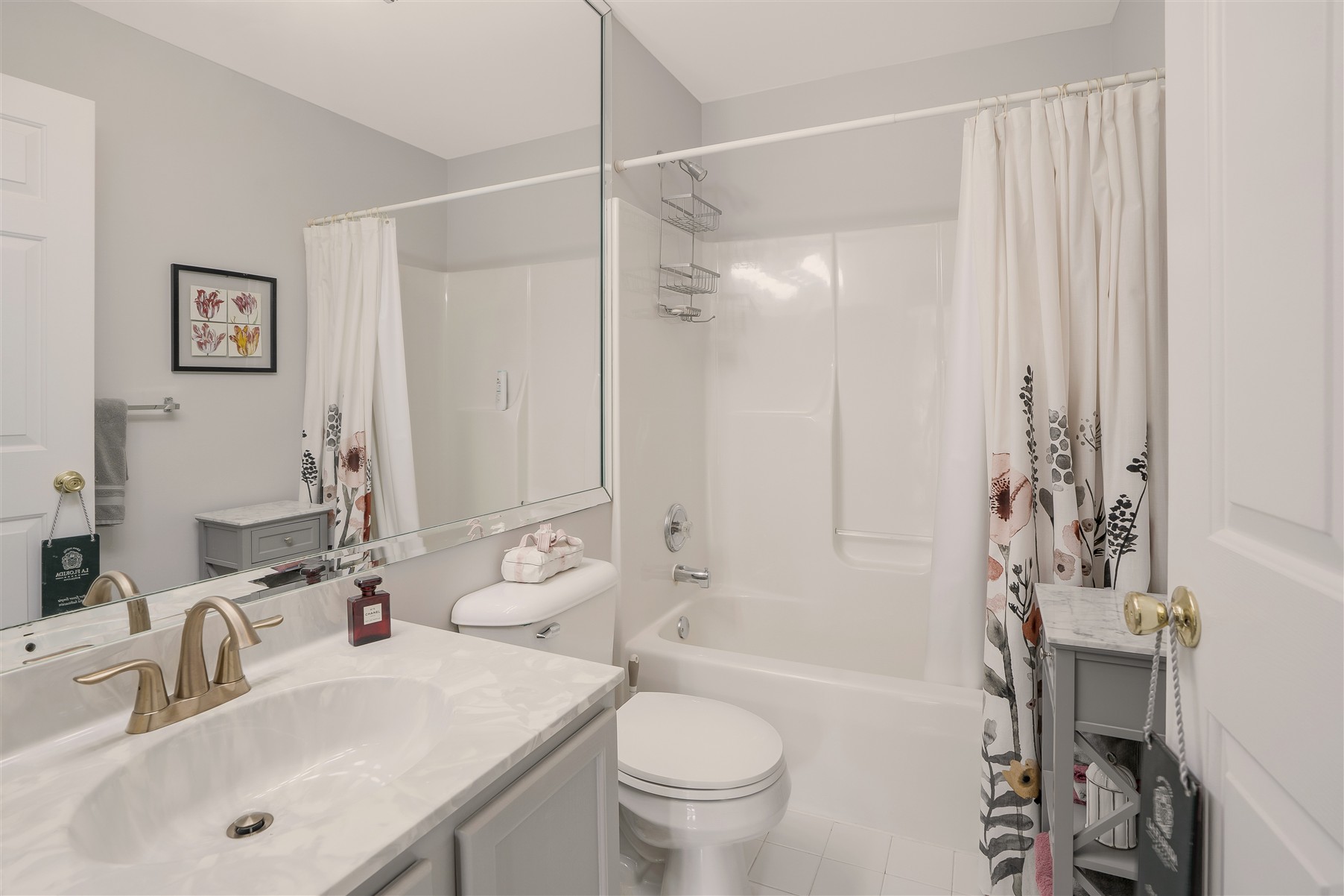  ?Oak Ridge? Townhome Situated on a Premium Private Lot - 物件實景