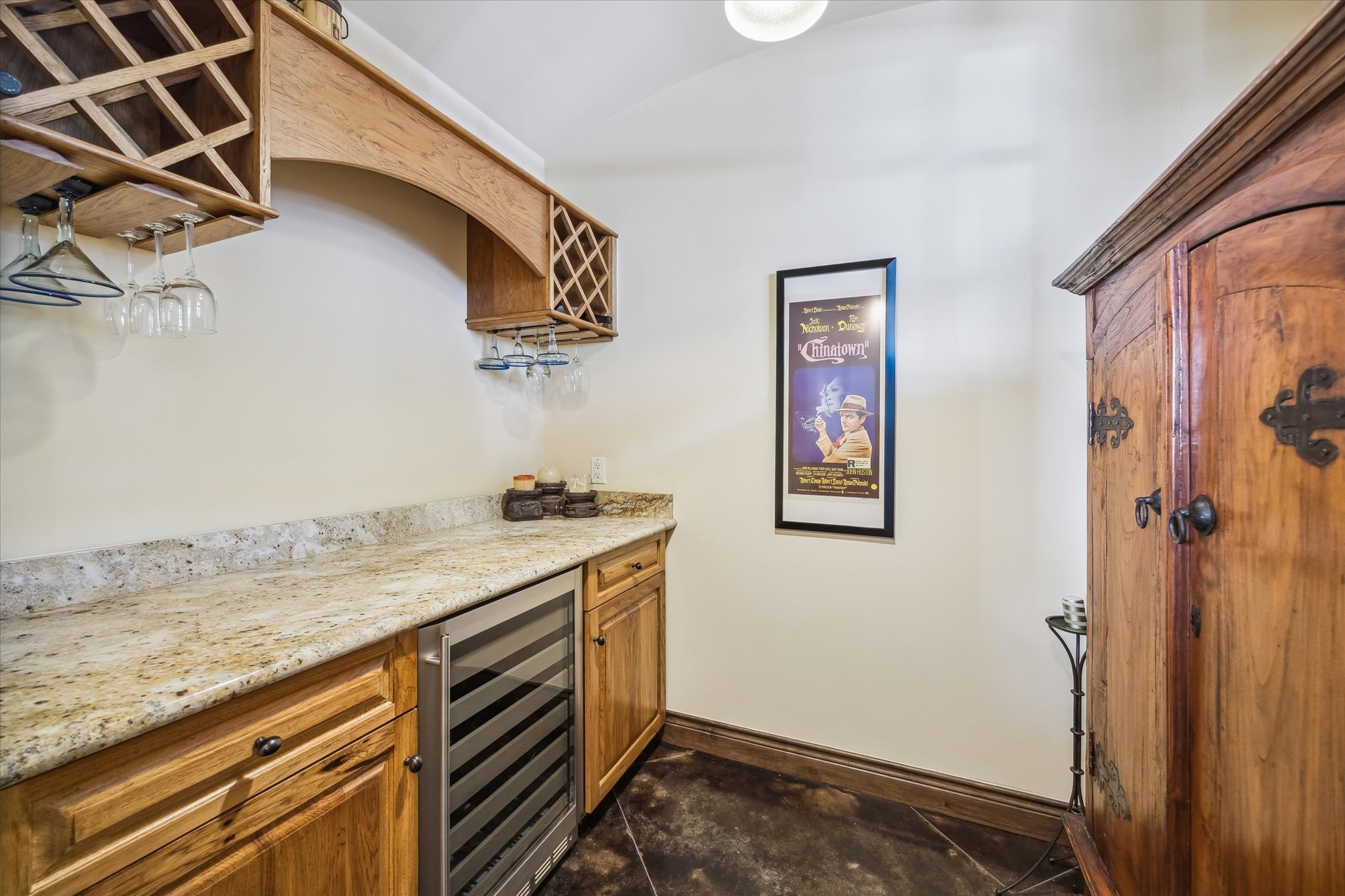  4320 Dickson - 物件實景