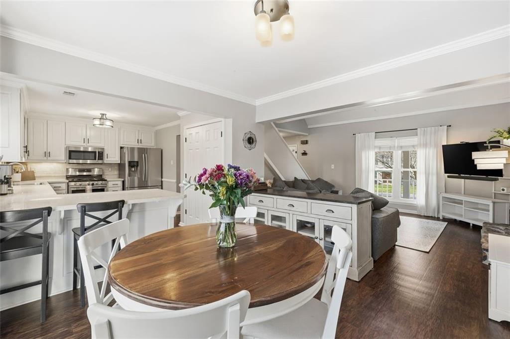 Roswell, Georgia, 30076, United States, 3 Bedrooms Bedrooms, ,2 BathroomsBathrooms,Residential,For Sale,2002041