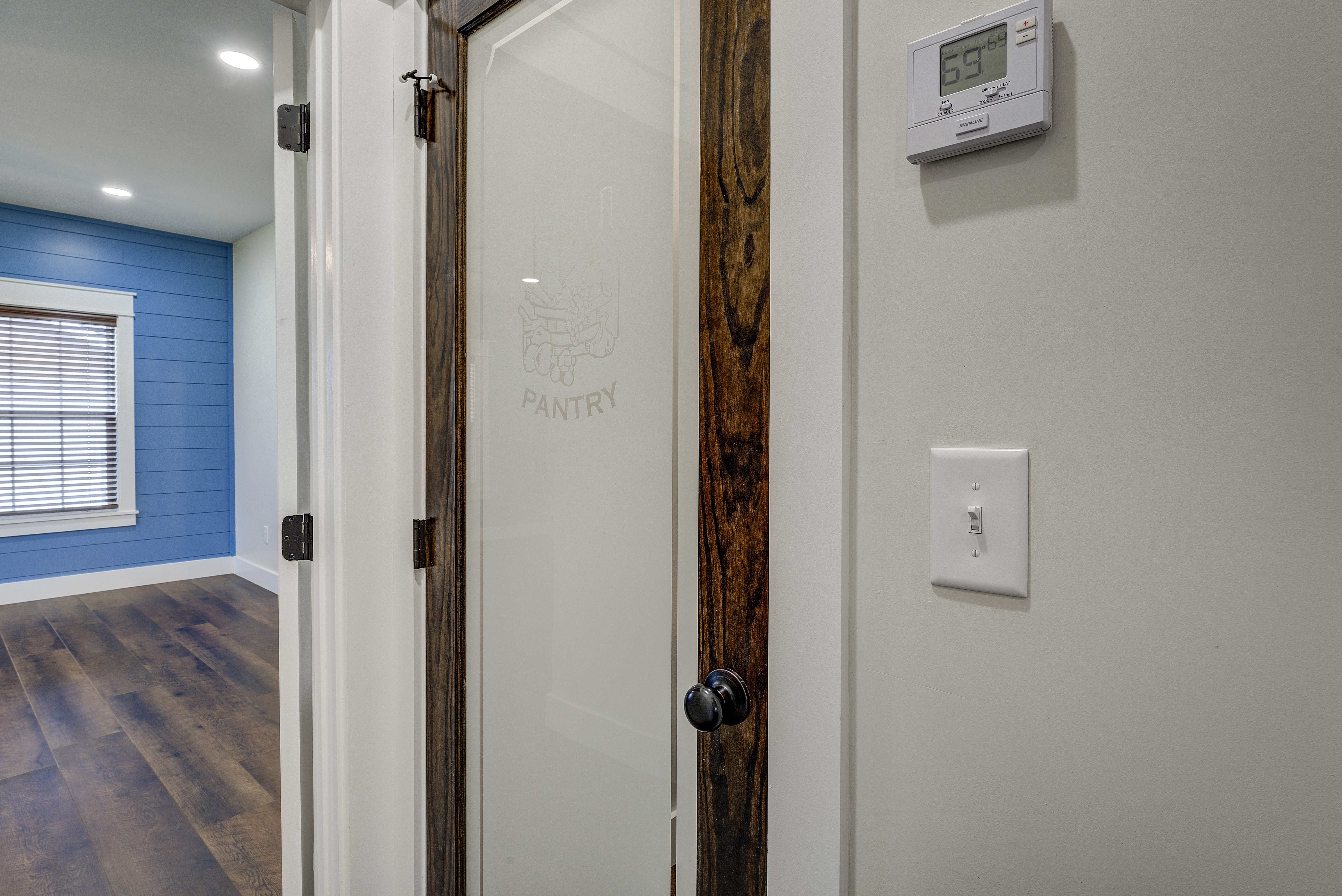 Jonesborough, Tennessee, 37659, United States, 3 Bedrooms Bedrooms, ,3 BathroomsBathrooms,Residential,For Sale,2000637