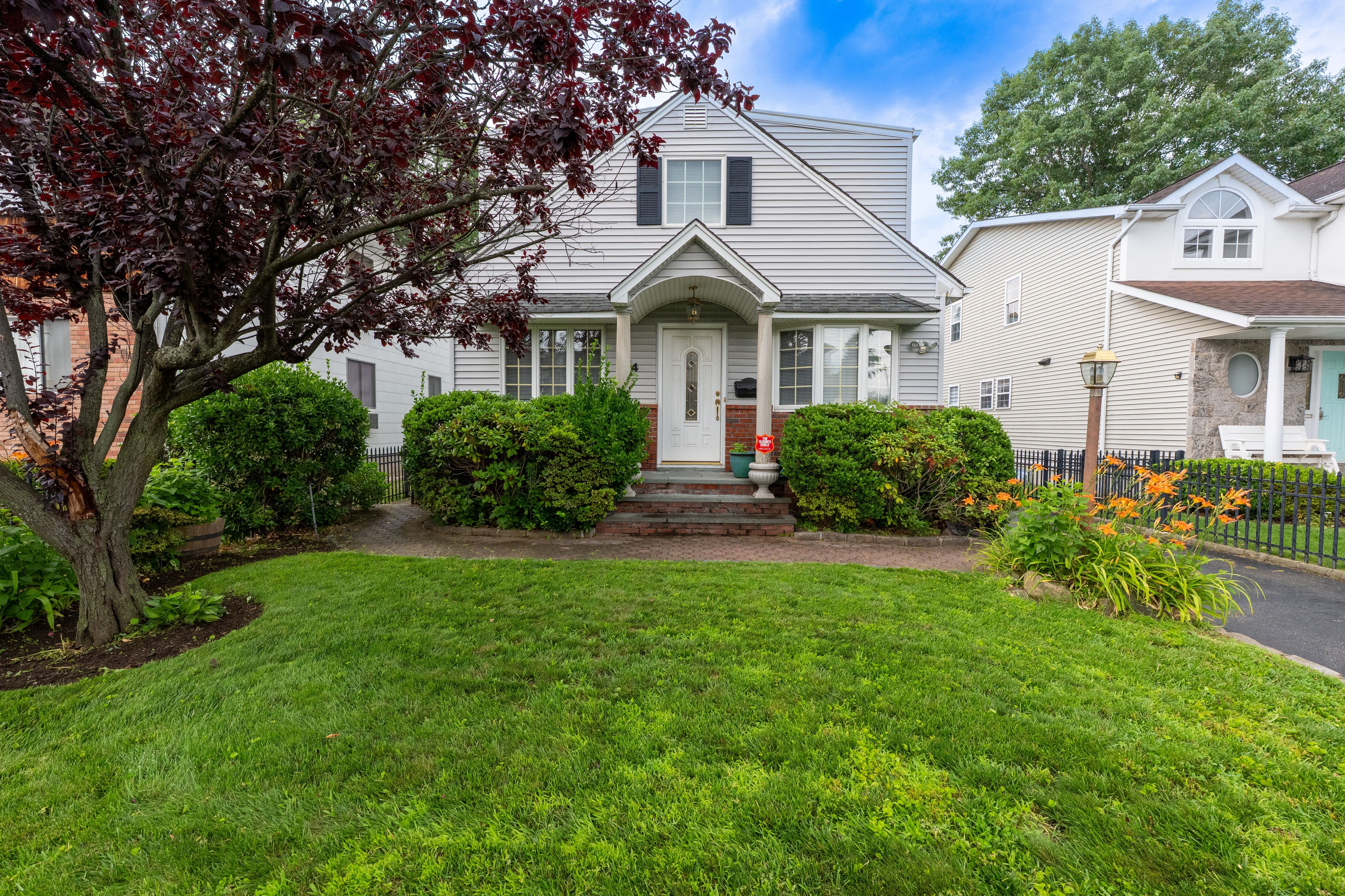  54 Edgewood Road, Port Washington, NY, 11050 - 物件實景