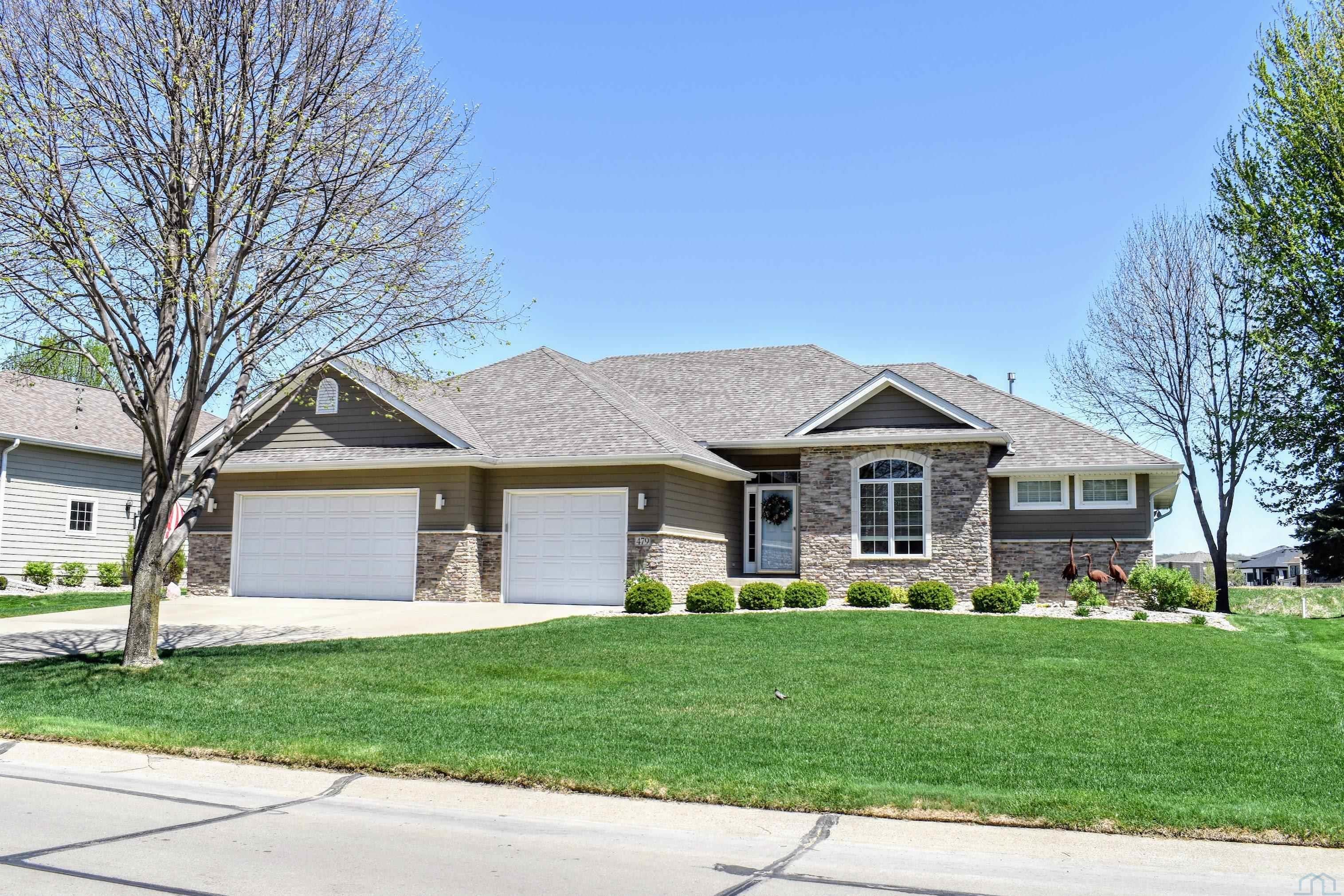 Dakota Dunes, South Dakota, 57049, United States, 4 Bedrooms Bedrooms, ,3 BathroomsBathrooms,Residential,For Sale,2033503
