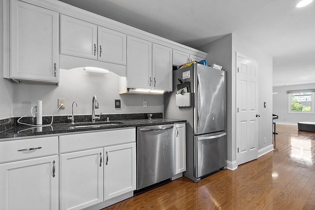 24 Lewis Rd Unit 11, Bedford, Massachusetts, 01730, United States, 3 Bedrooms Bedrooms, ,2 BathroomsBathrooms,Residential,For Sale,24 Lewis Rd Unit 11,1663770